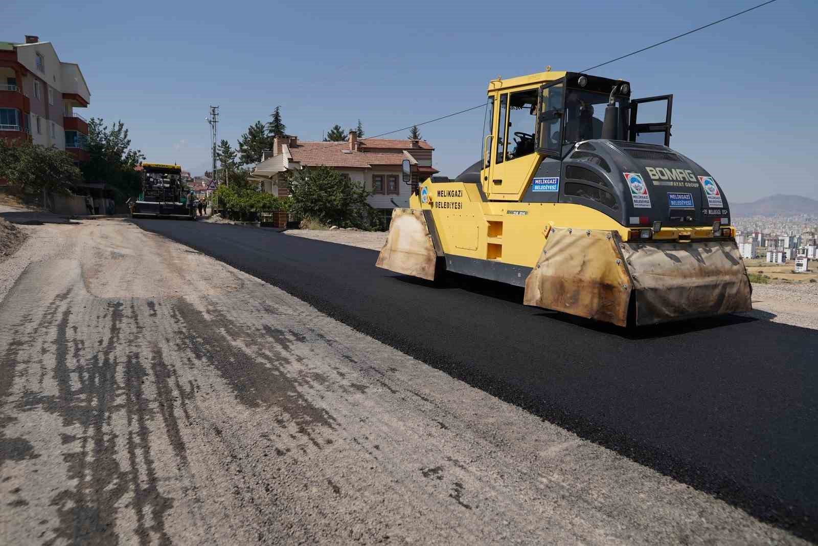 Melikgazi Belediyesi Mimarsinan Mahallesi’ne yeni yollar kazandırdı
