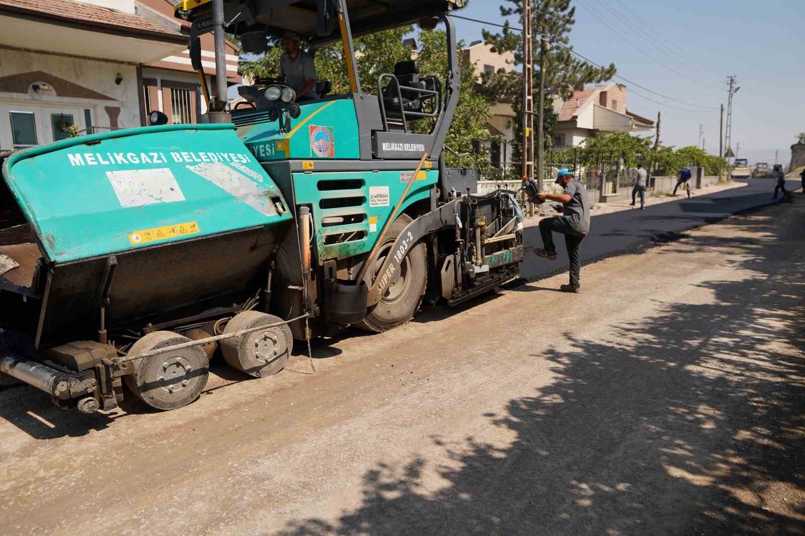 Melikgazi Belediyesi Mimarsinan Mahallesi’ne yeni yollar kazandırdı
