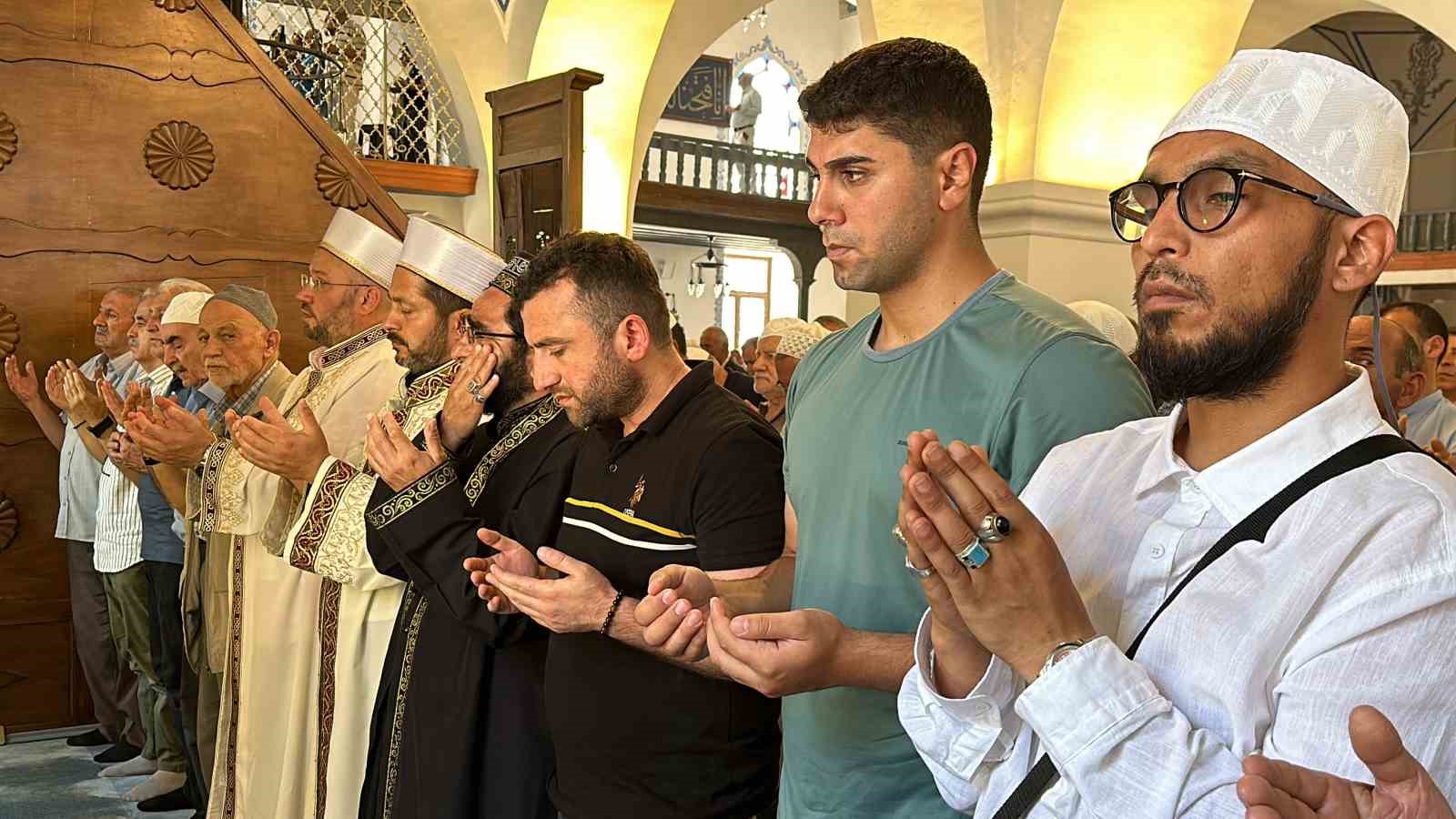 Kastamonu’da Heniyye için gıyabi cenaze namazı kılındı
