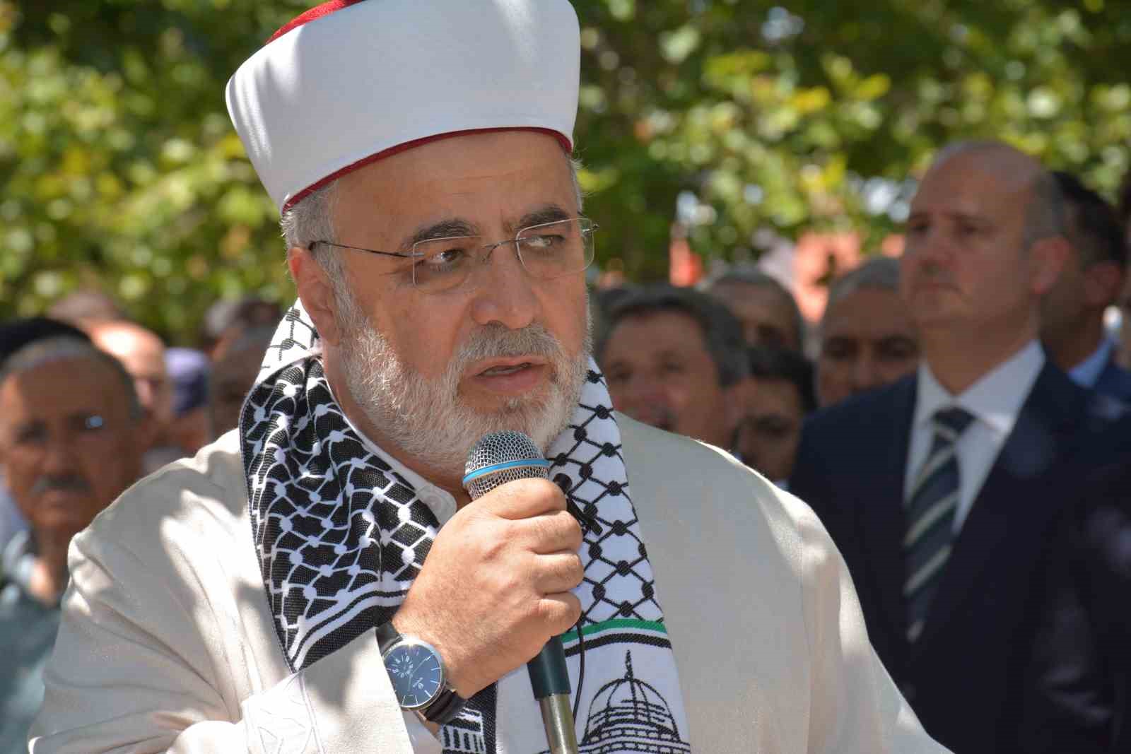 Hacı Bayram-ı Veli Camii’nde eller semaya Haniye için kalktı
