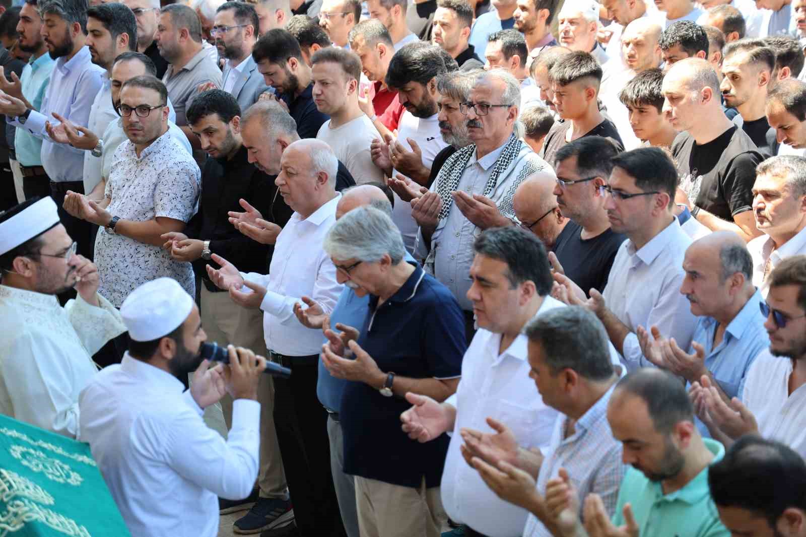 Abdülhamit Han Camii’nde Haniye için gıyabi cenaze namazı
