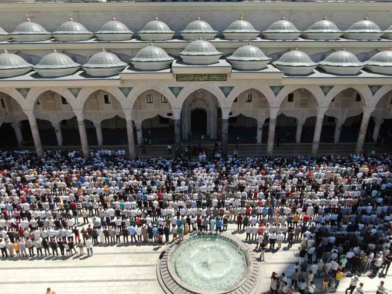 Gaziantep’te İsmail Haniye için gıyabi cenaze namazı kılındı
