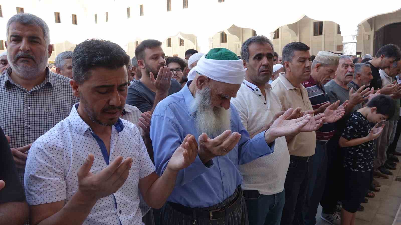 Gaziantep’te İsmail Haniye için gıyabi cenaze namazı kılındı
