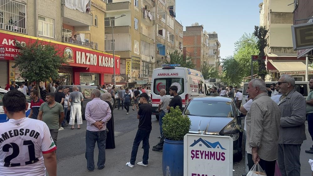 Diyarbakır’da akrabaların kavgasında ölü sayısı 2’ye çıktı: 5 şüpheliden 2’si tutuklandı
