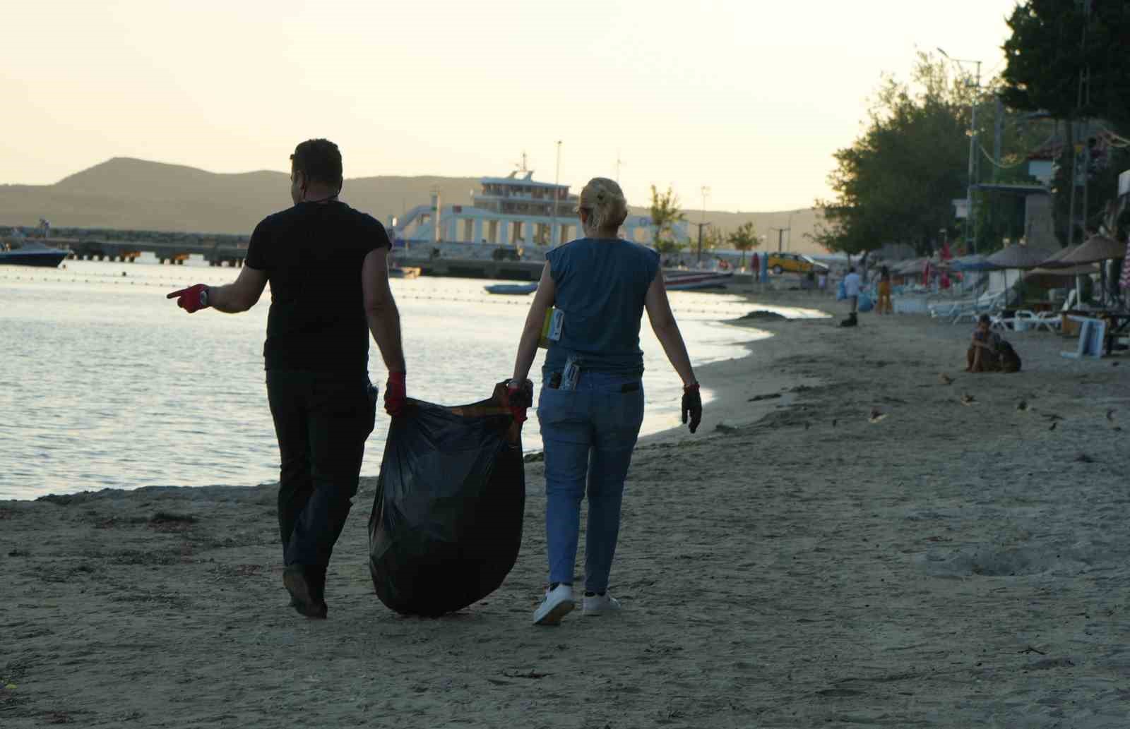 Deniz çayırlarının korunması için Erdek’te halk çalıştayı ve kıyı temizliği yapıldı
