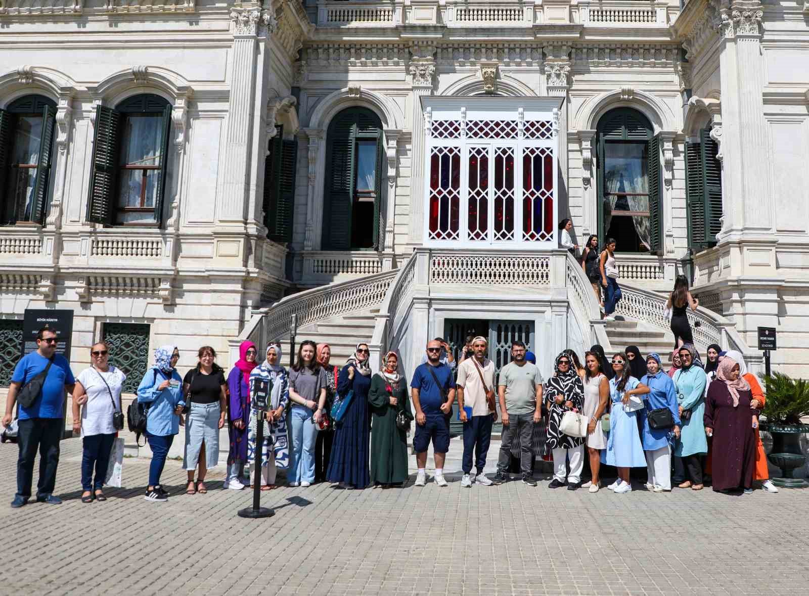 Esenlerliler’den Yıldız Sarayı’na ziyaret
