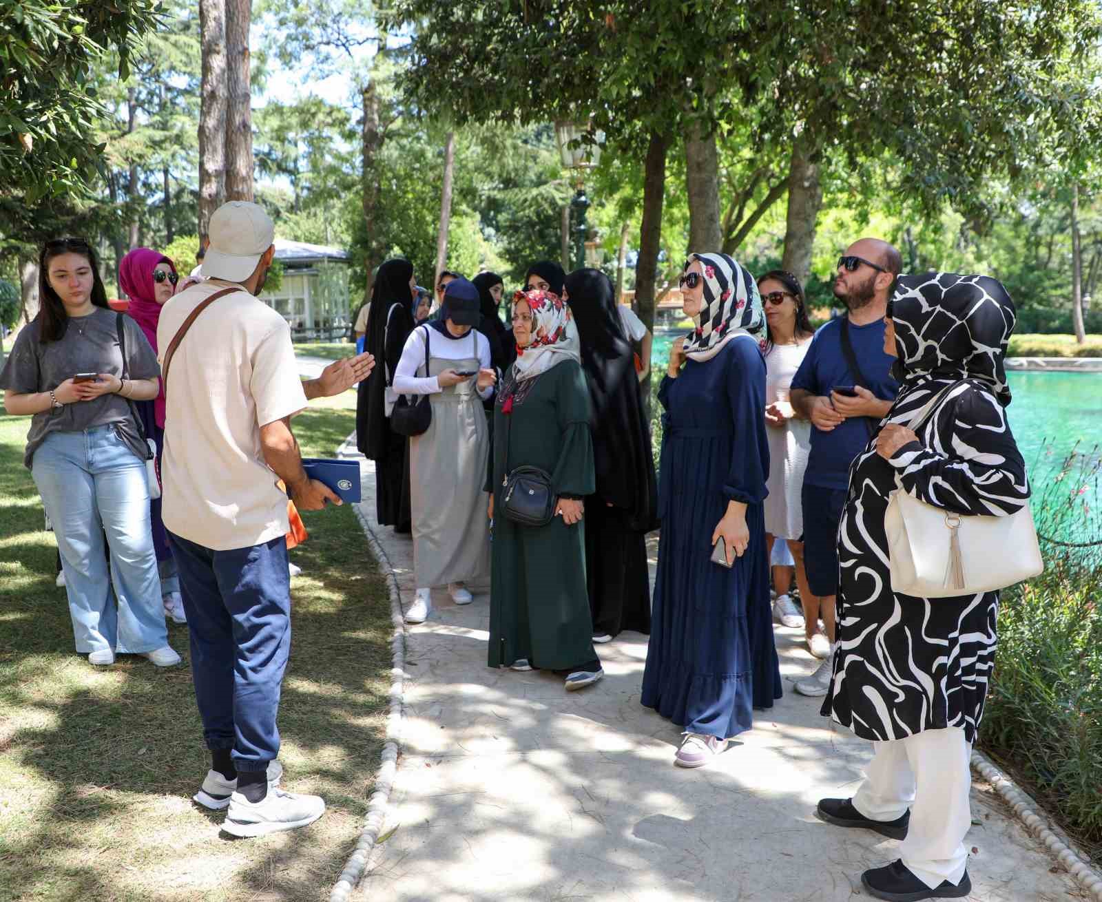 Esenlerliler’den Yıldız Sarayı’na ziyaret
