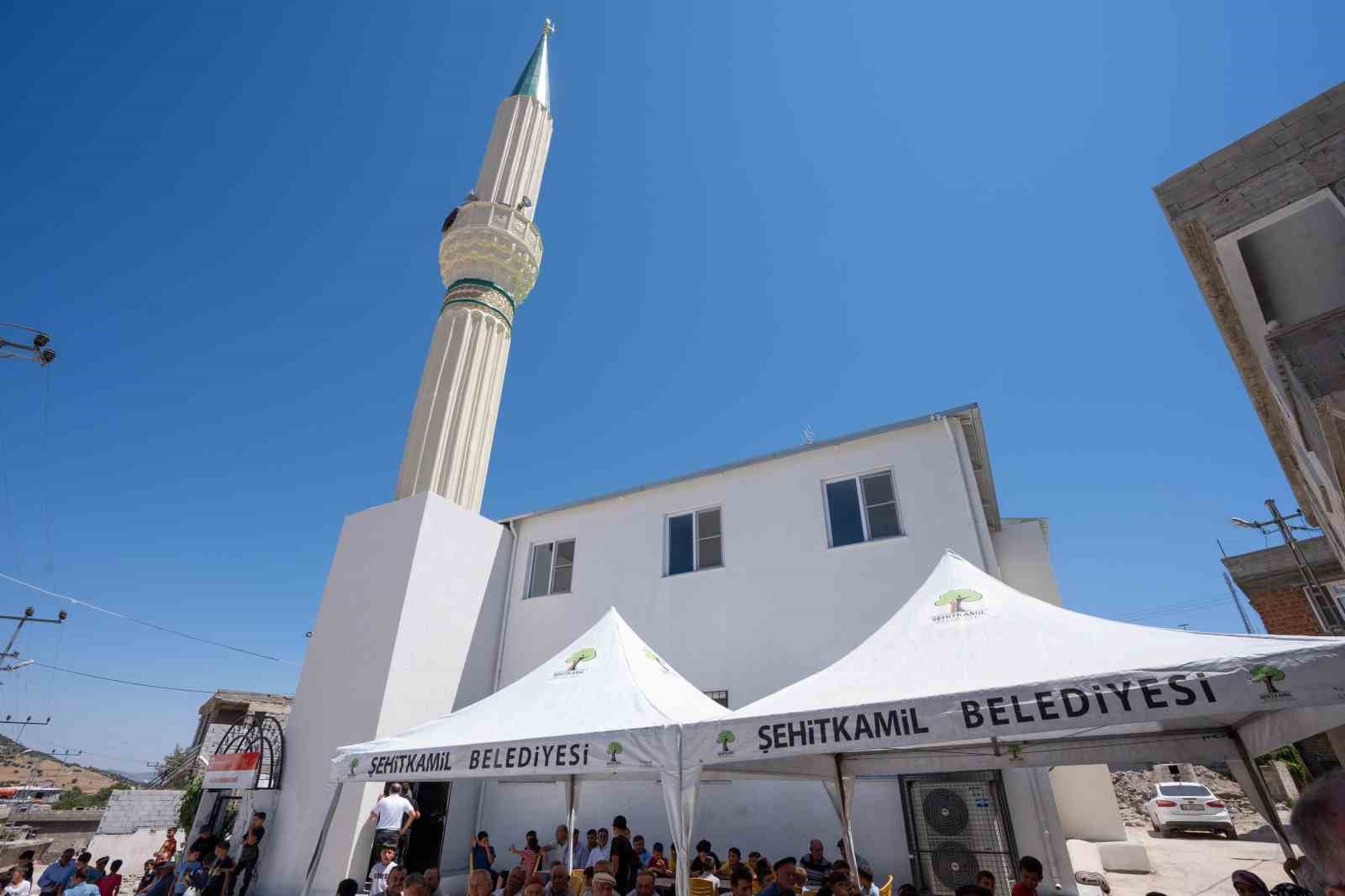 Hasarlı cami imece usulüyle yeniden ibadete açıldı
