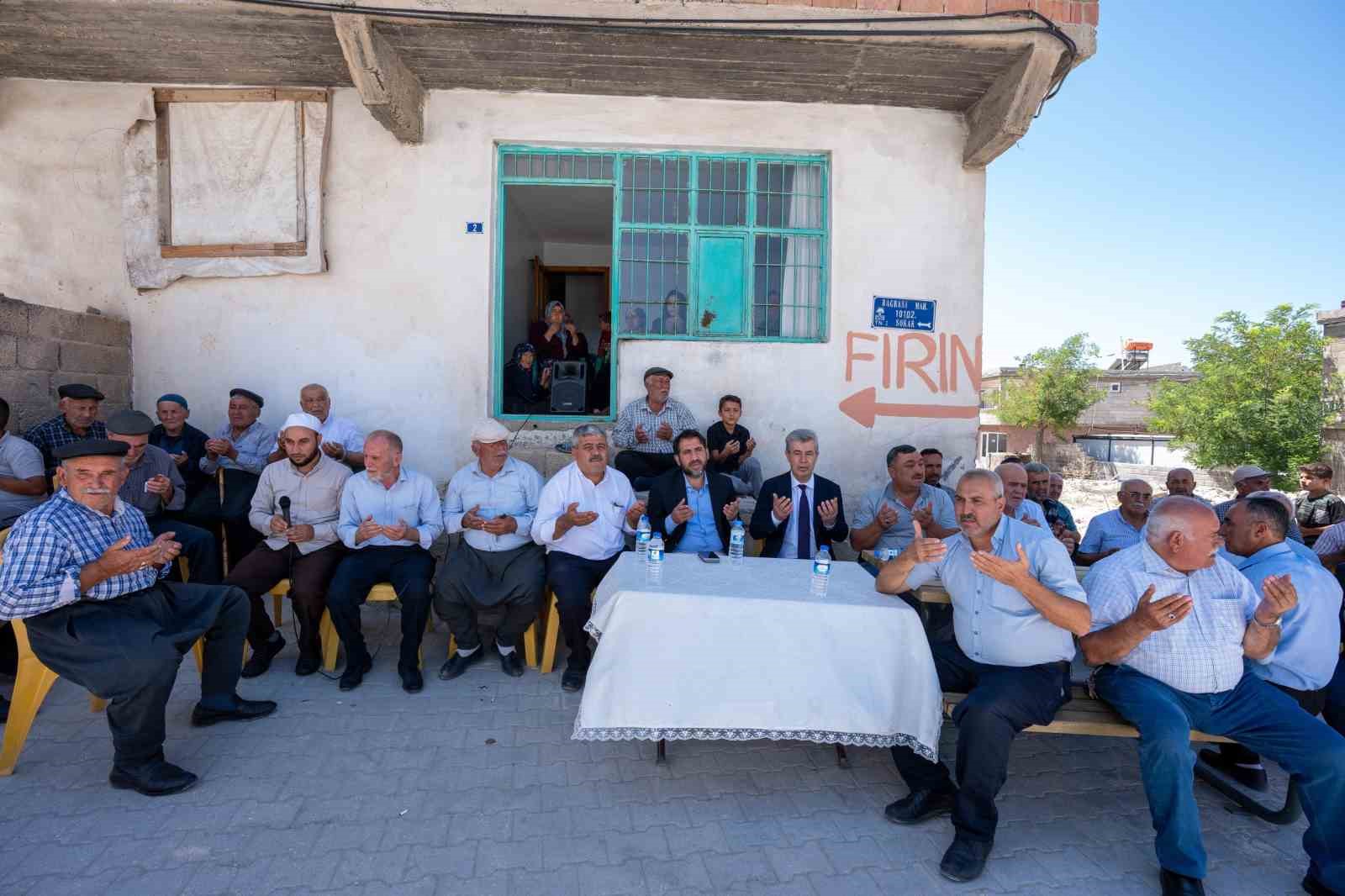 Hasarlı cami imece usulüyle yeniden ibadete açıldı
