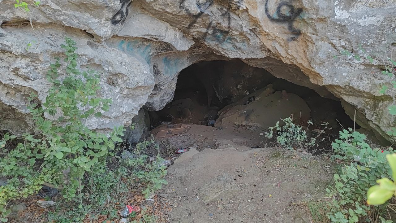 Sultangazi’de definecilerin talan ettiği alan havadan görüntülendi
