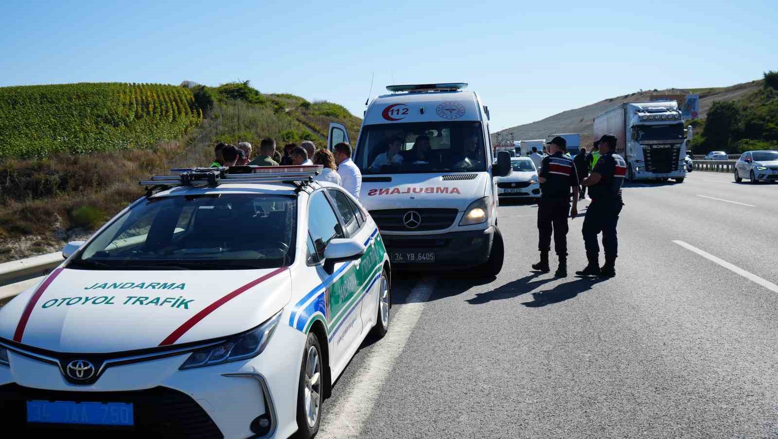 Kuzey Marmara Otoyolu’nda işçi servisi şarampole uçtu: 9 yaralı
