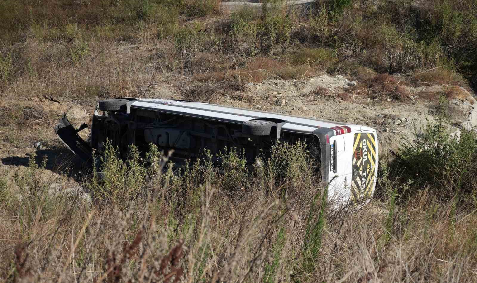 Kuzey Marmara Otoyolu’nda işçi servisi şarampole uçtu: 9 yaralı
