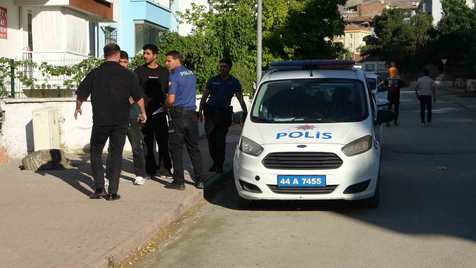 Parkta silahlı saldırıya uğrayan genç yaralandı
