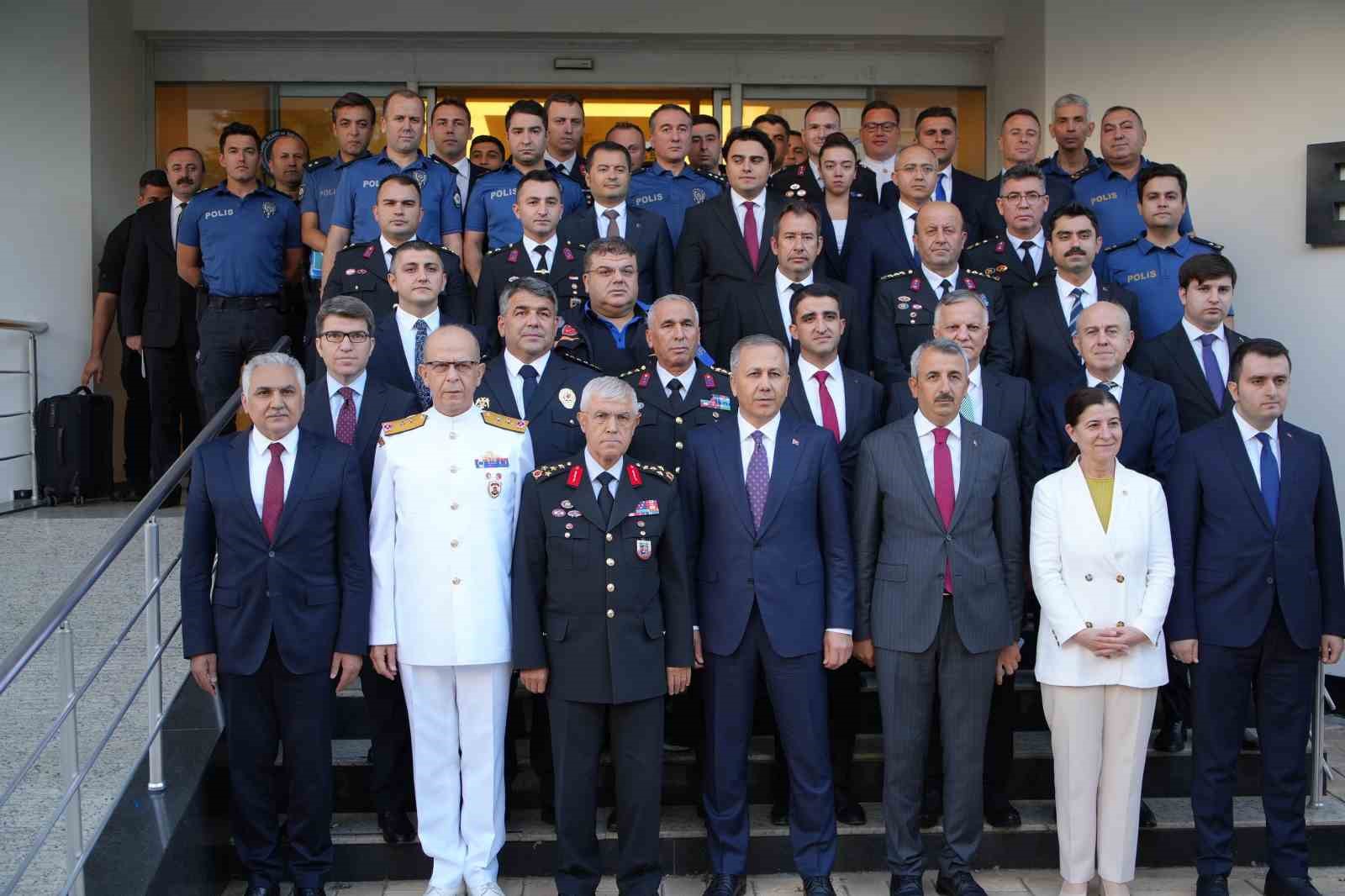 Bakan Yerlikaya: “Edirne göç rotası olmaktan çıktı”
