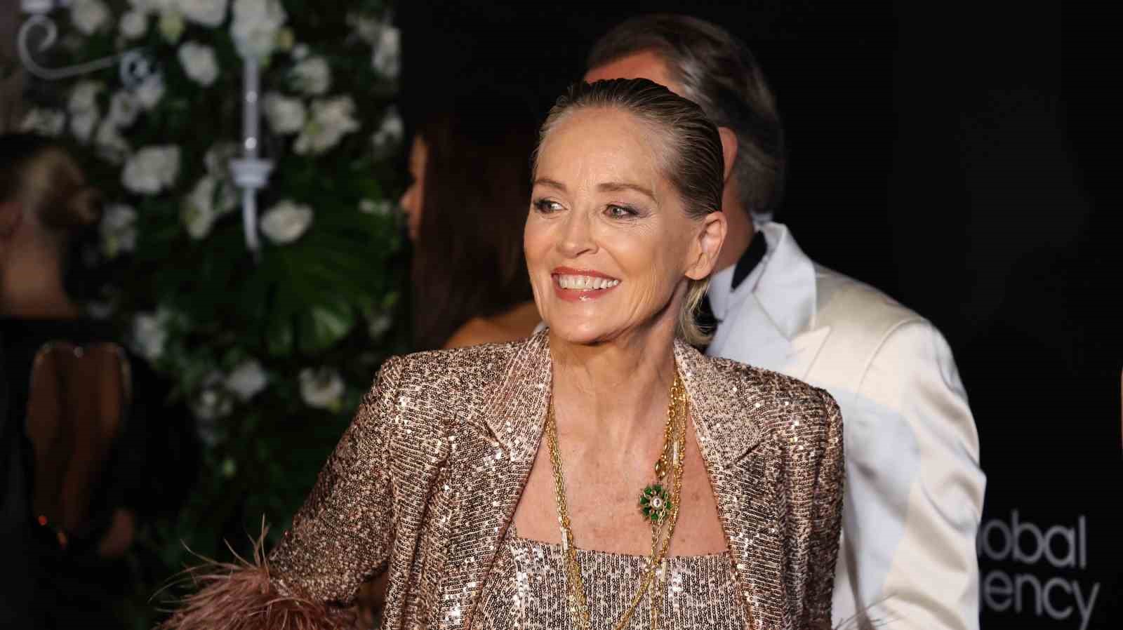 Dünyaca ünlü yıldız Sharon Stone ödülünü aldı
