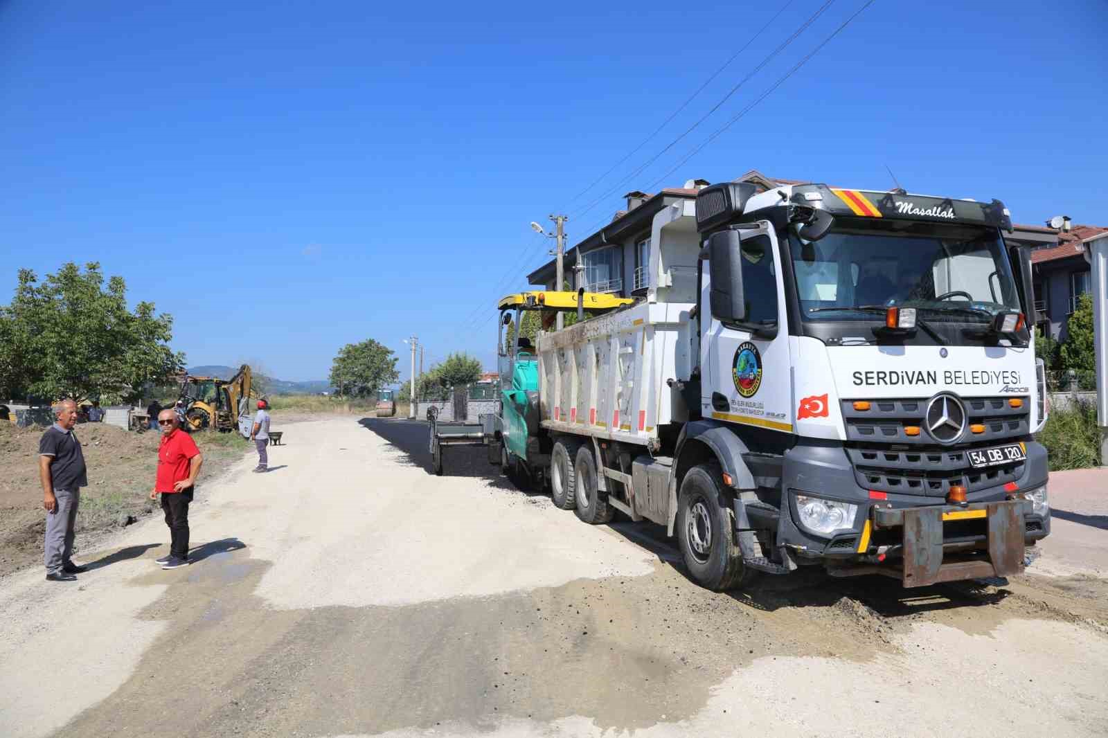 Serdivan’da asfalt çalışmaları sürüyor
