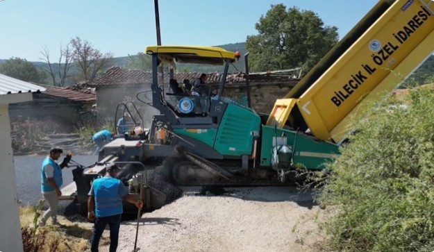 Bir köy halkı daha yeni yoluna kavuştu
