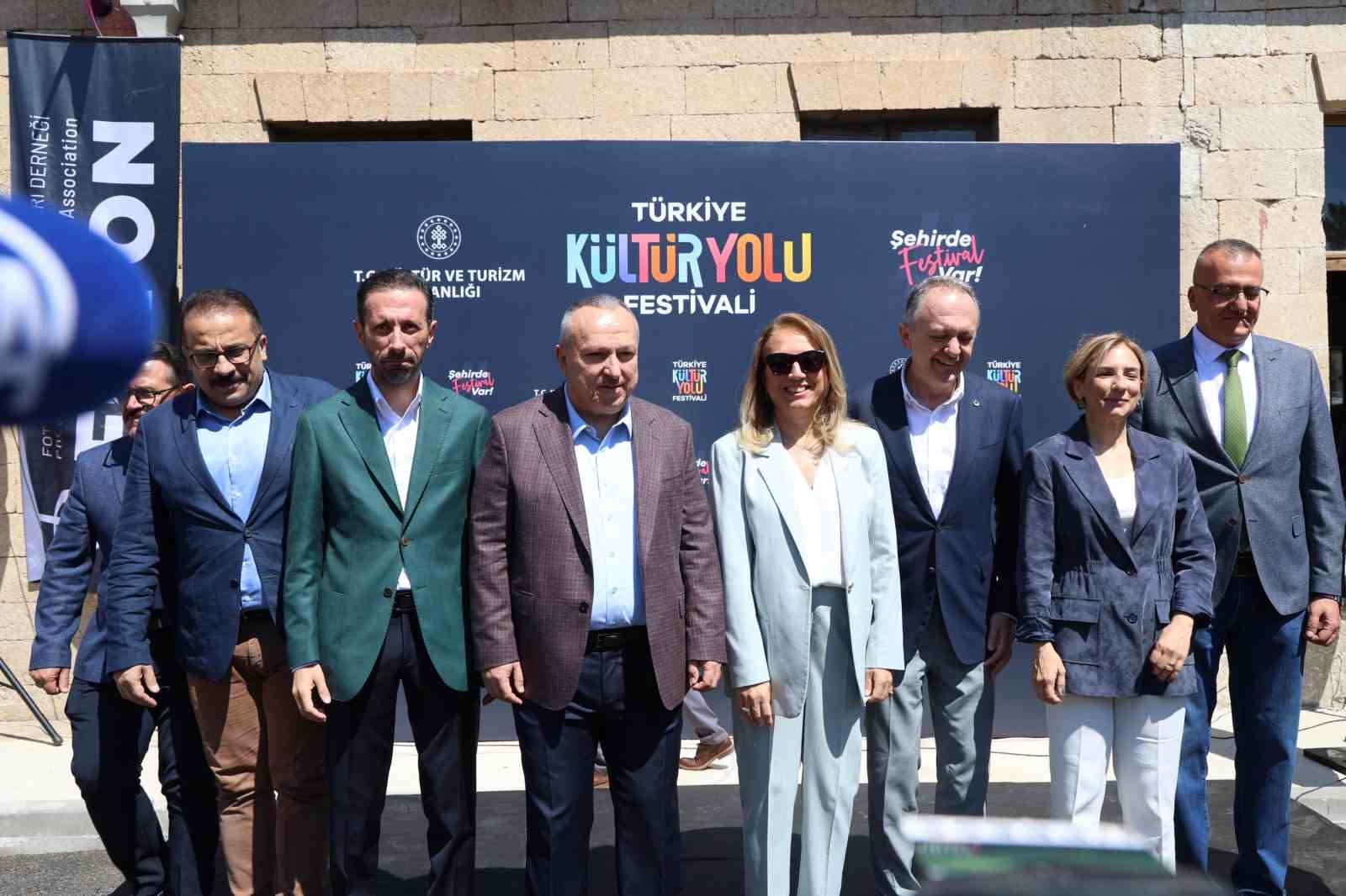 Kültür Yolu Festivali renkli görüntüler ile başladı
