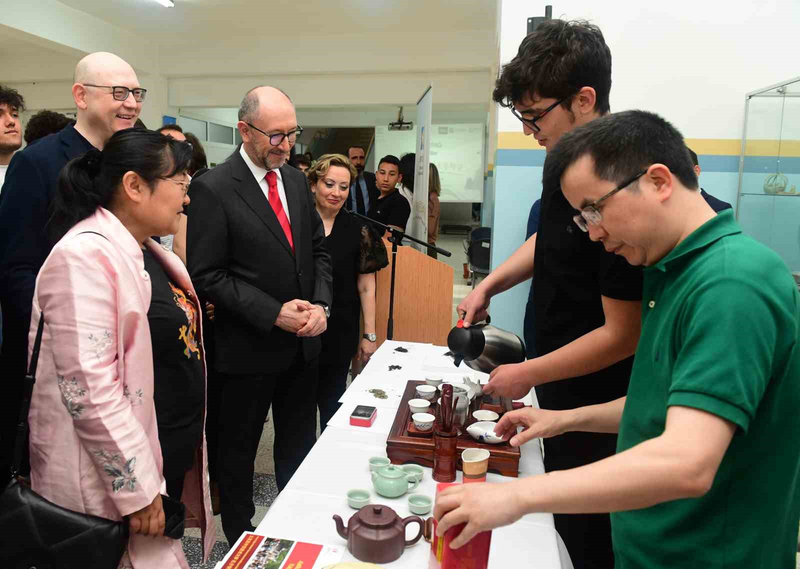 Turizm Fakültesi öğrencileri profesyonel seviyede mezun oluyor
