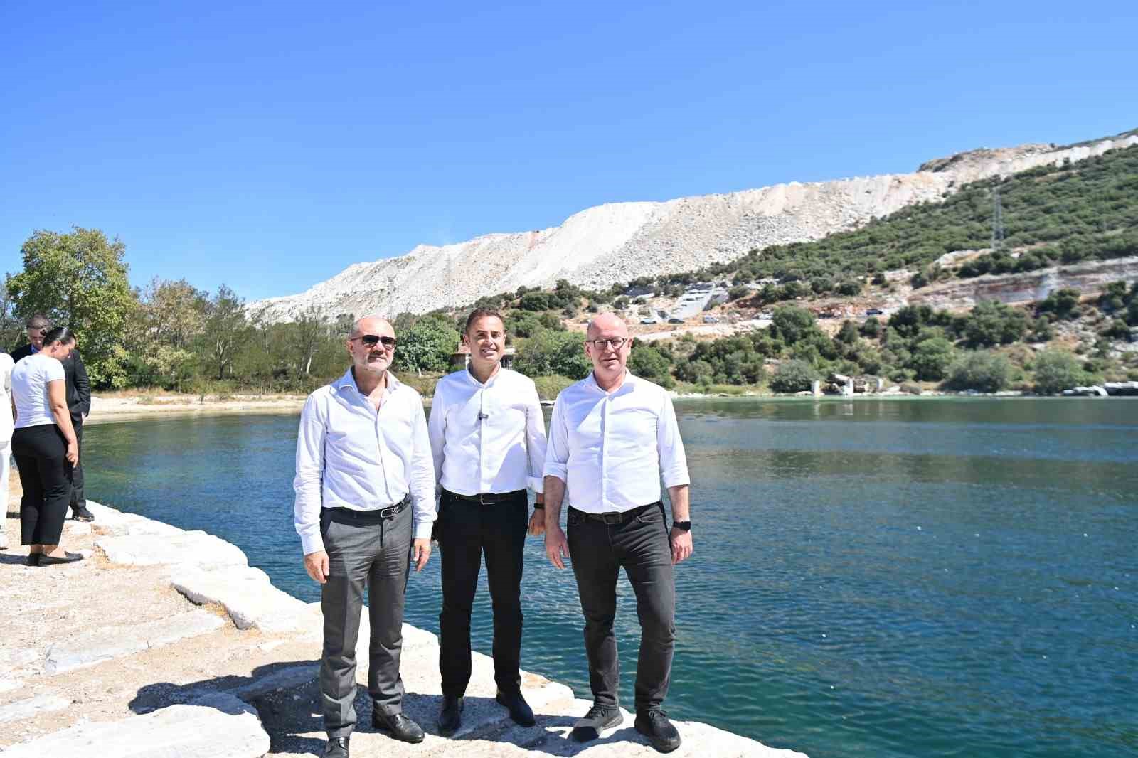 Başkan Ahmet Akın, Marmara Mermer Taş Fabrikası’nı geleceğe kazandıracak
