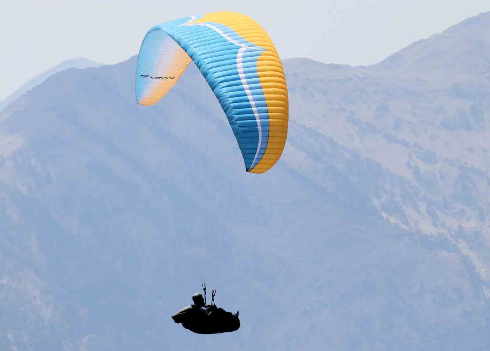 Yamaç Paraşütü Dünya Kupası heyecanı Çameli şemalarında başladı
