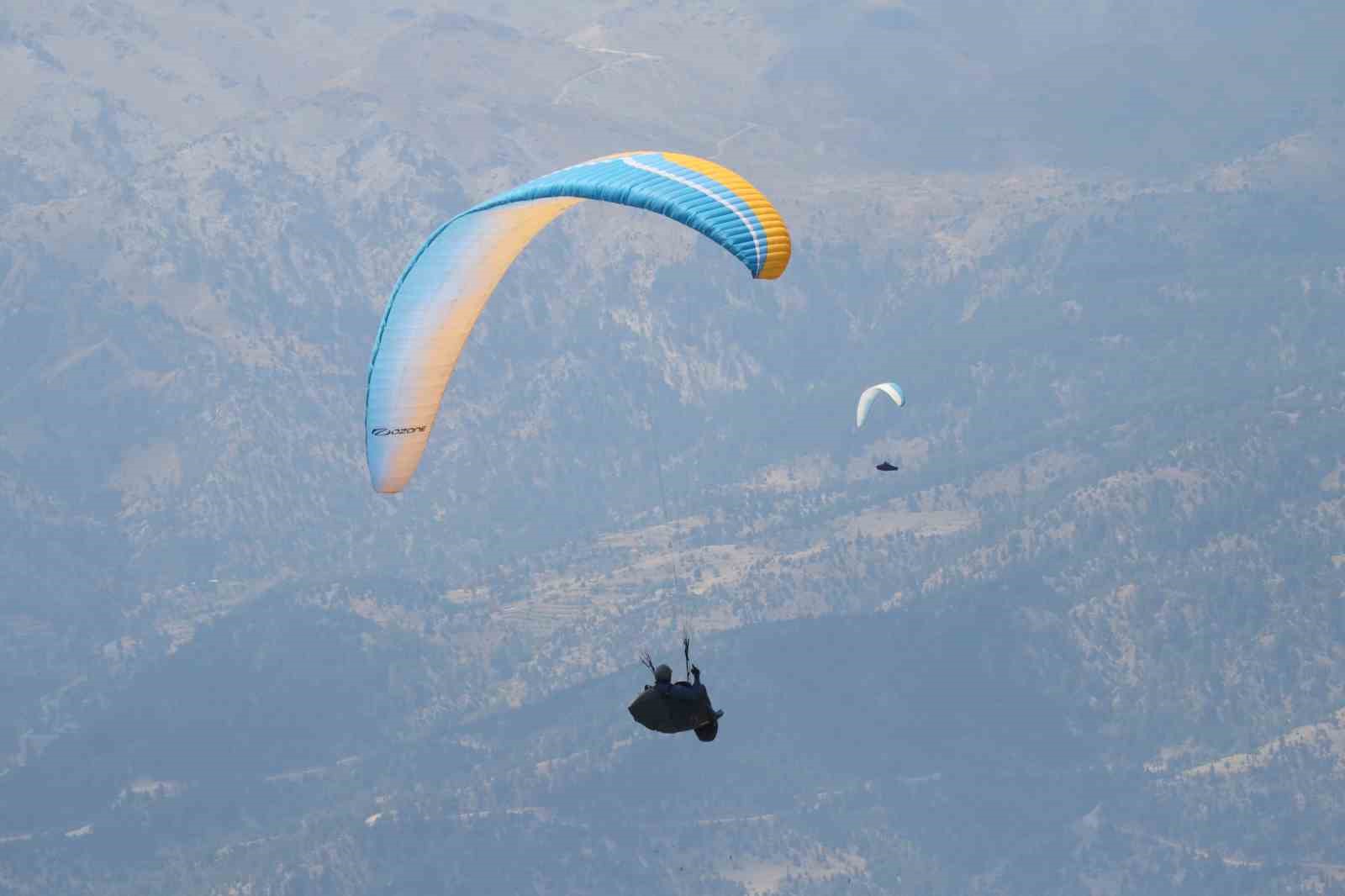 Yamaç Paraşütü Dünya Kupası heyecanı Çameli şemalarında başladı
