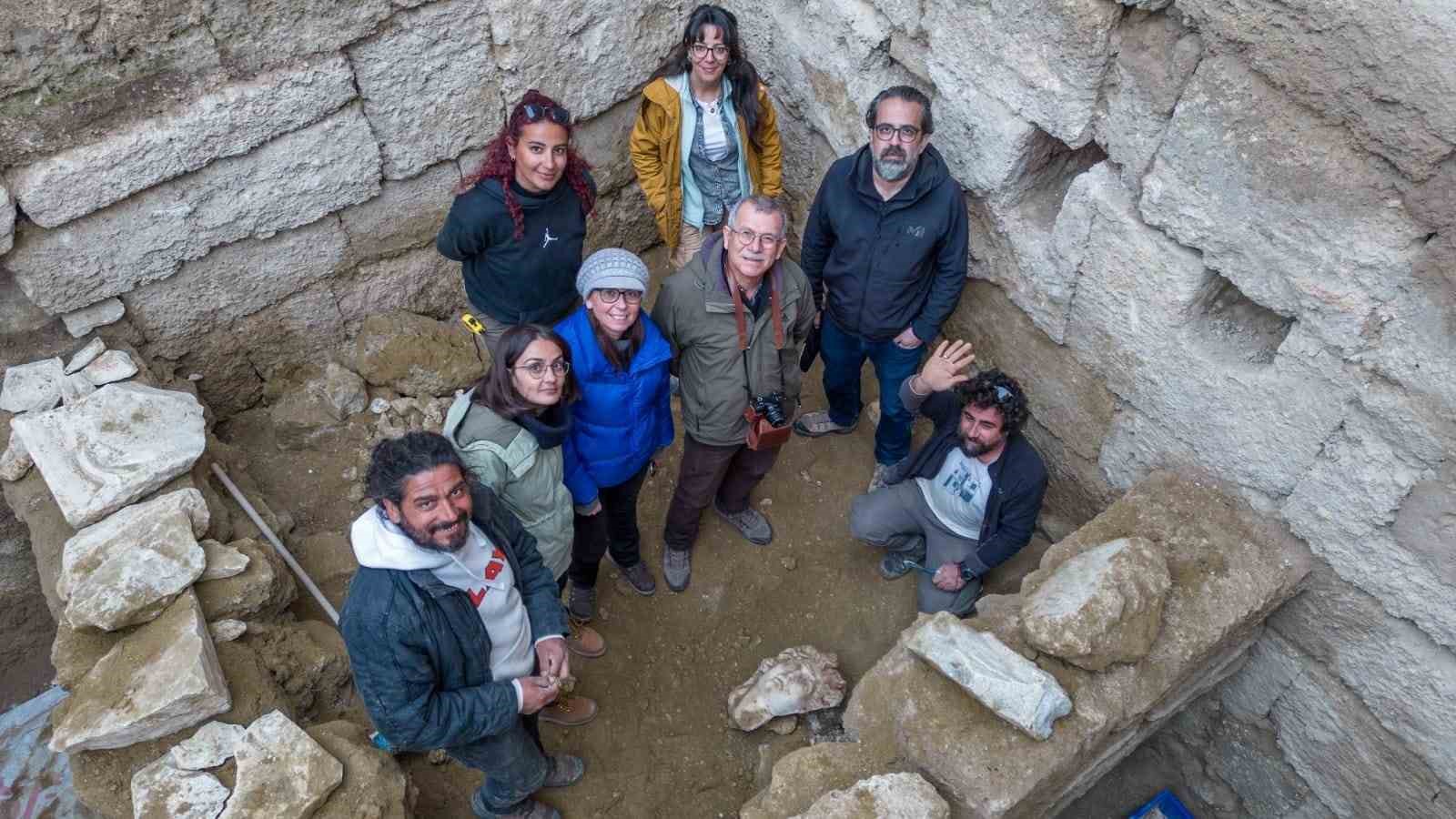 Laodikya’da arkeologları heyecanlandıran buluş
