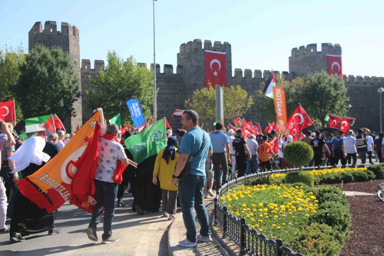 Binlerce Kayserili Filistin için yürüdü
