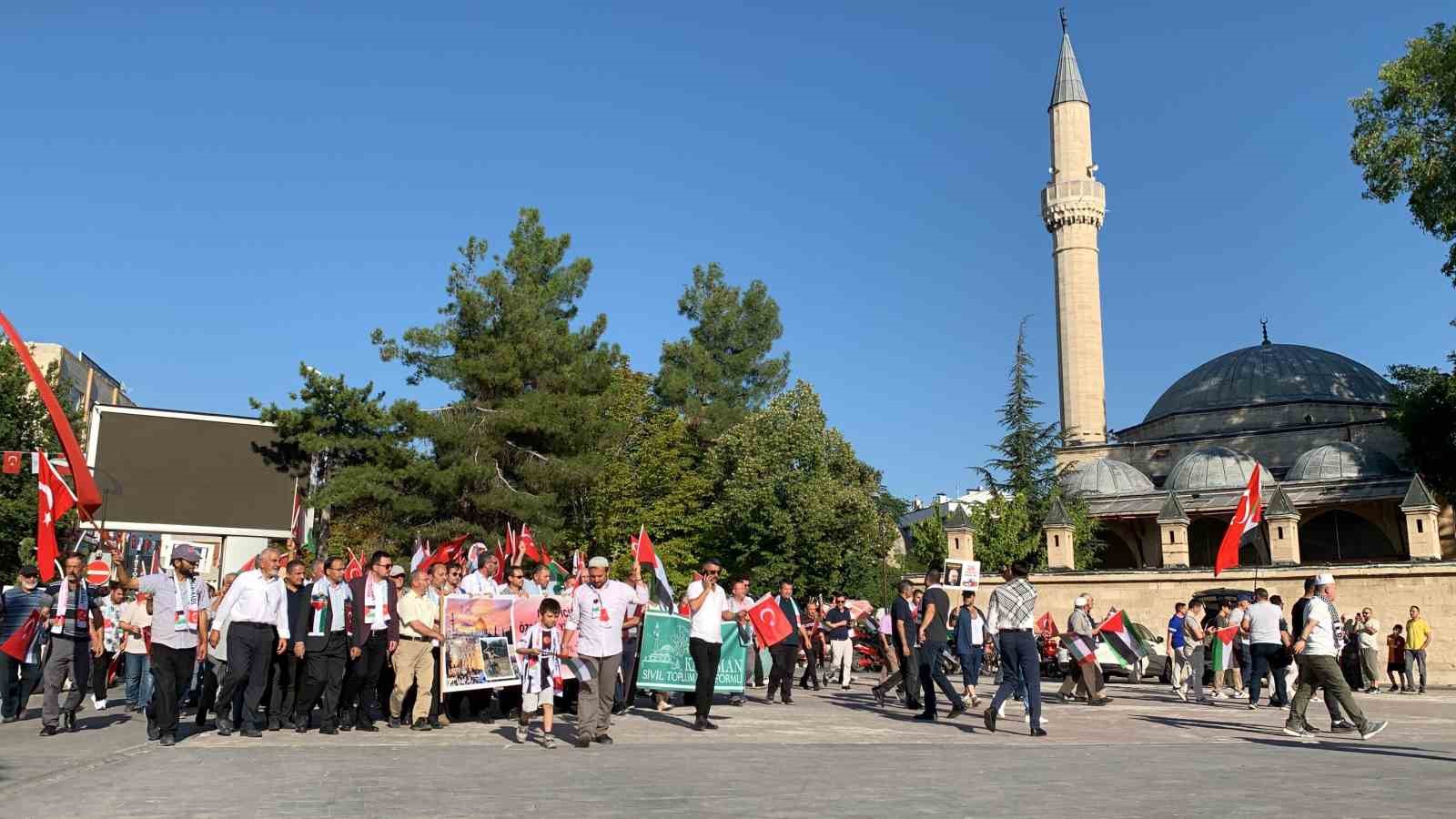 Karaman Filistin için tek yürek oldu
