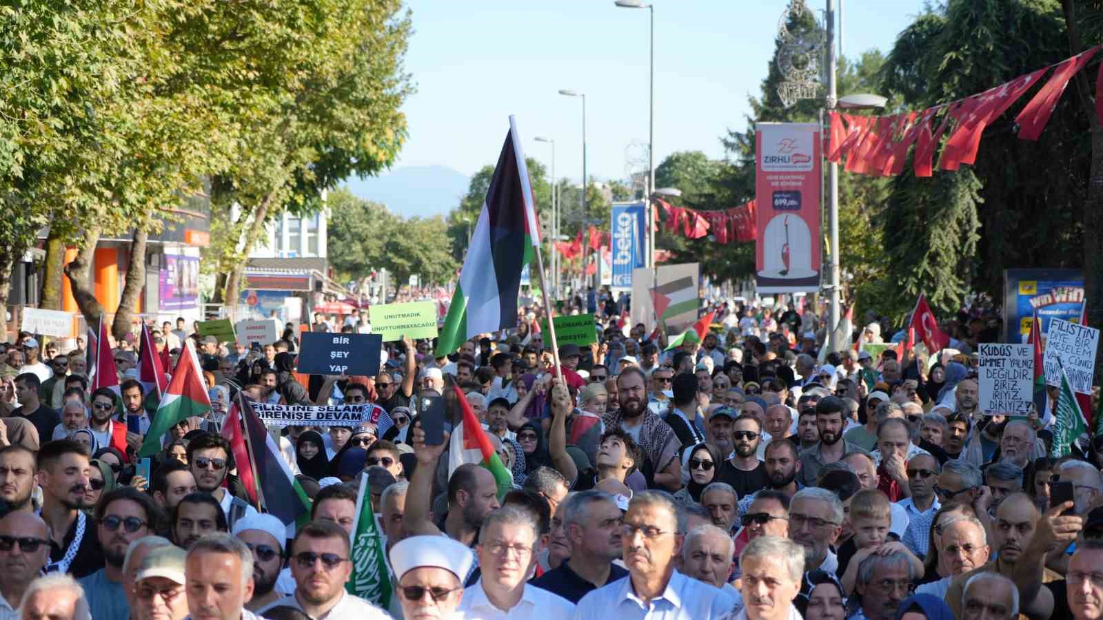 Sakarya’da binler Gazze ve İsmail Haniye için yürüdü
