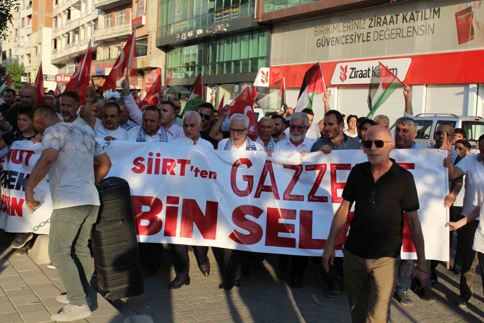 Siirt’te yüzlerce kişi Filistin ve İsmail Haniye için yürüdü
