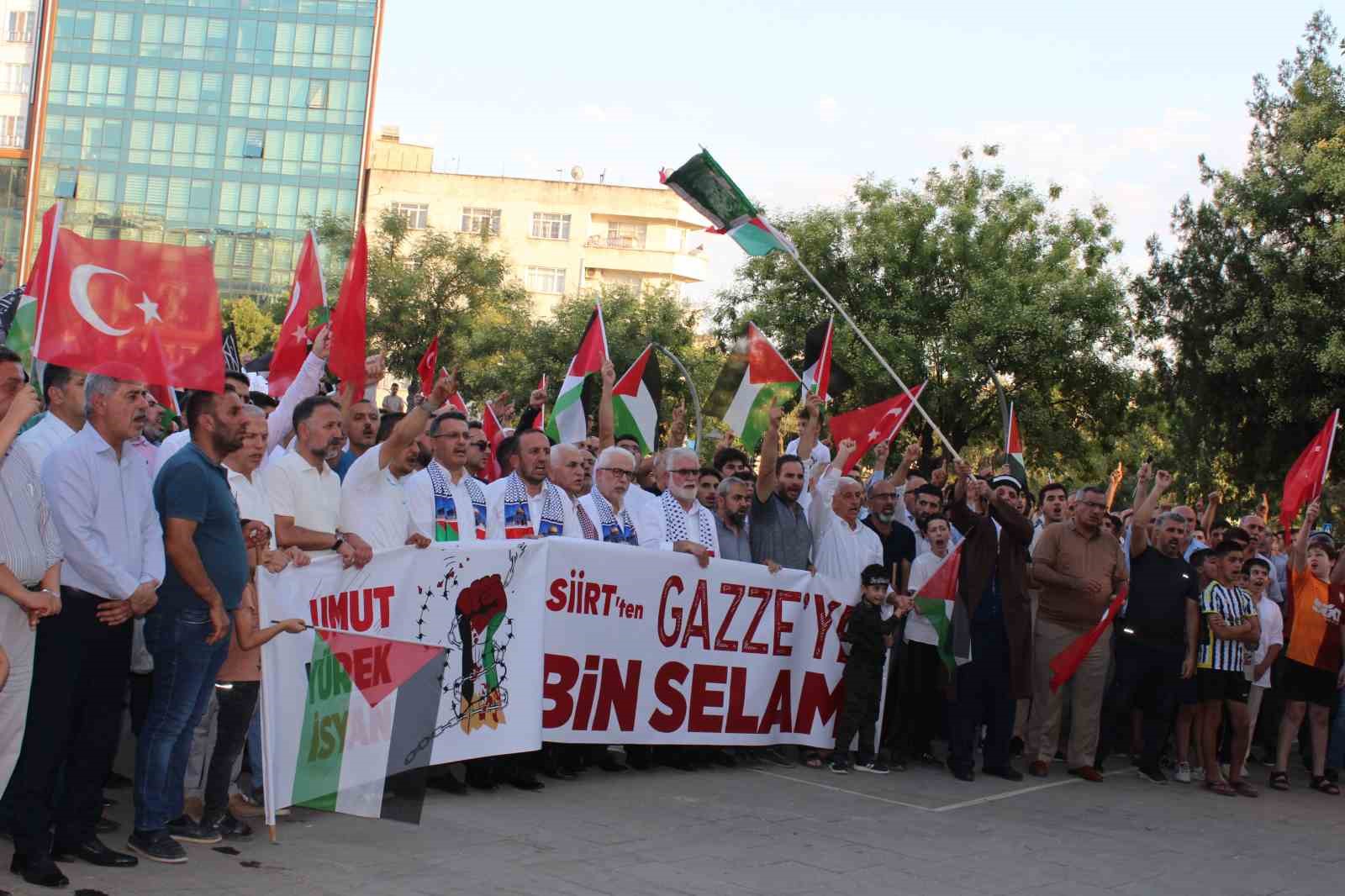 Siirt’te yüzlerce kişi Filistin ve İsmail Haniye için yürüdü
