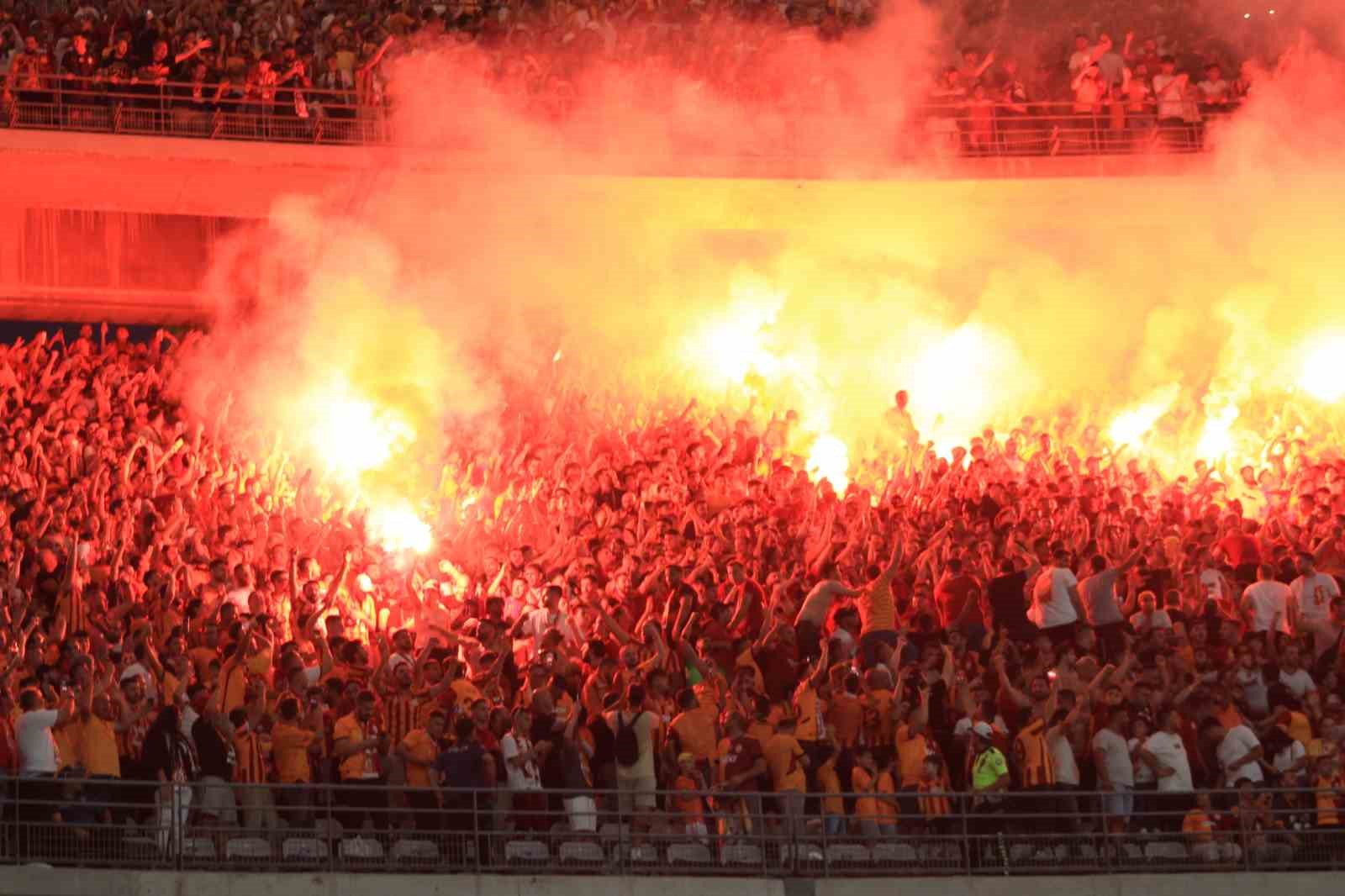 Turkcell Süper Kupa: Galatasaray: 0 - Beşiktaş: 1 (Maç devam ediyor)
