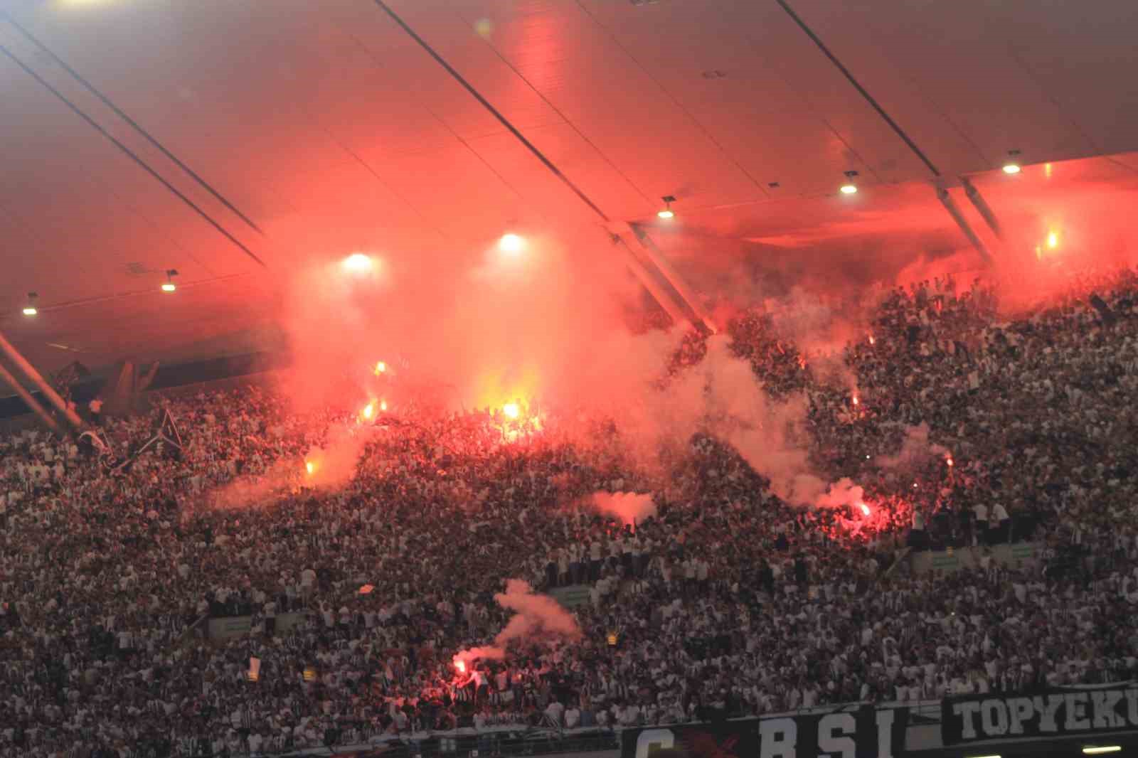 Turkcell Süper Kupa: Galatasaray: 0 - Beşiktaş: 1 (Maç devam ediyor)
