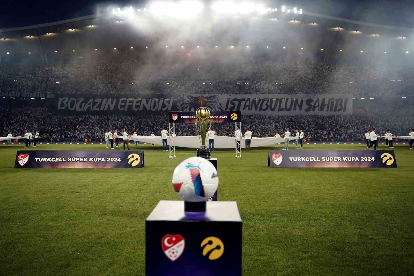 Turkcell Süper Kupa: Galatasaray: 0 - Beşiktaş: 1 (Maç devam ediyor)
