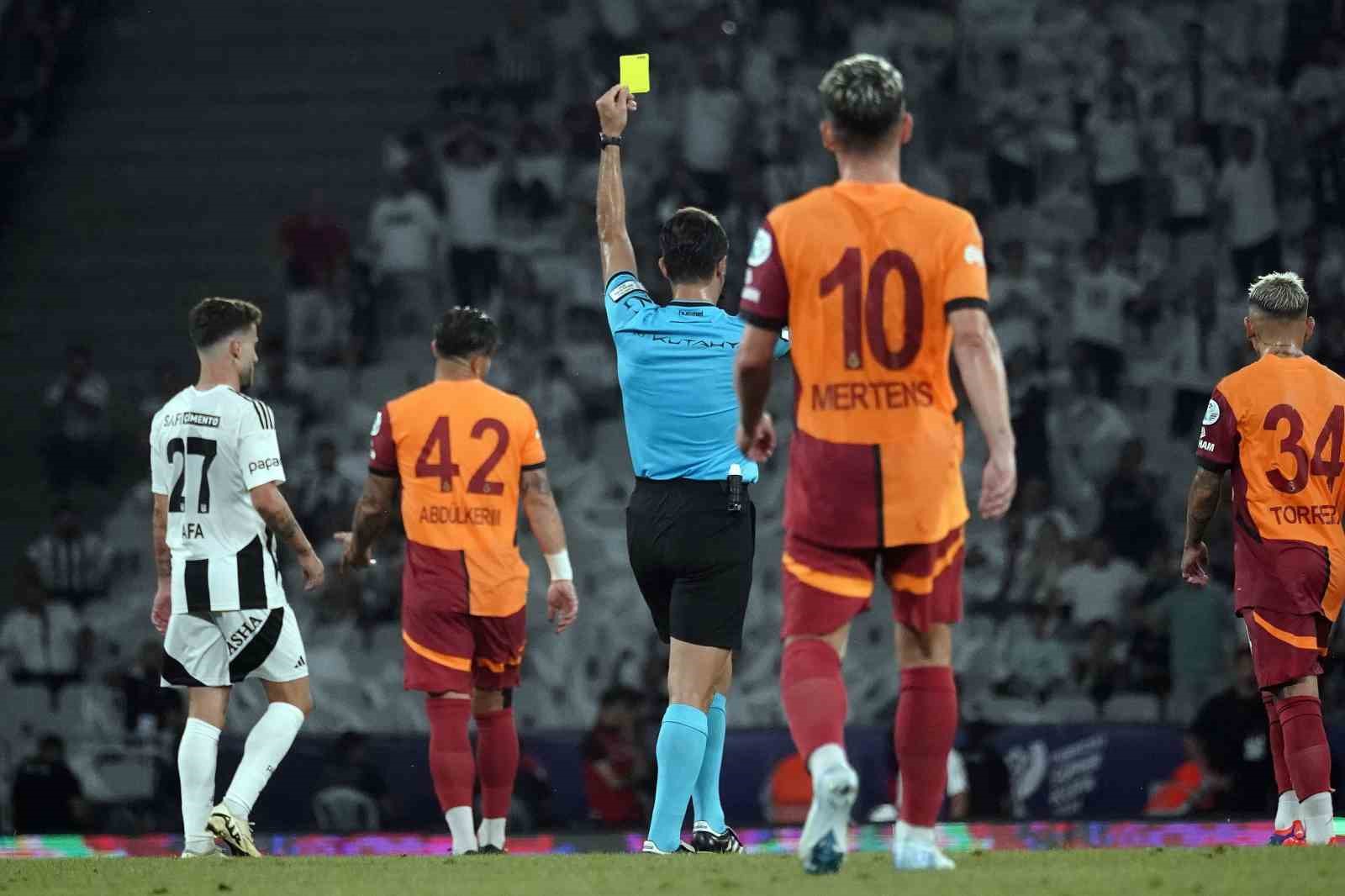 Turkcell Süper Kupa: Galatasaray: 0 - Beşiktaş: 1 (İlk yarı)
