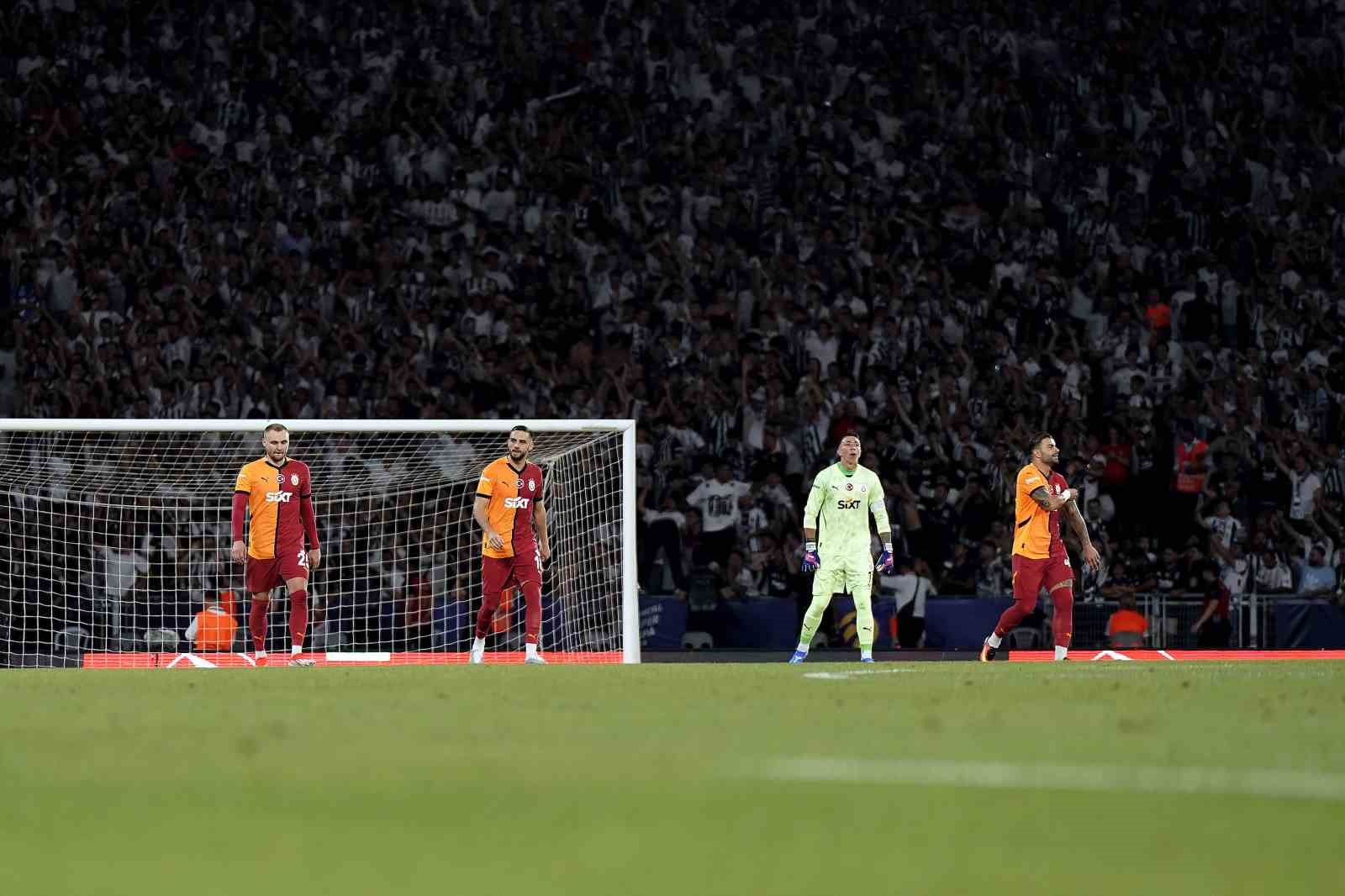 Turkcell Süper Kupa: Galatasaray: 0 - Beşiktaş: 1 (İlk yarı)
