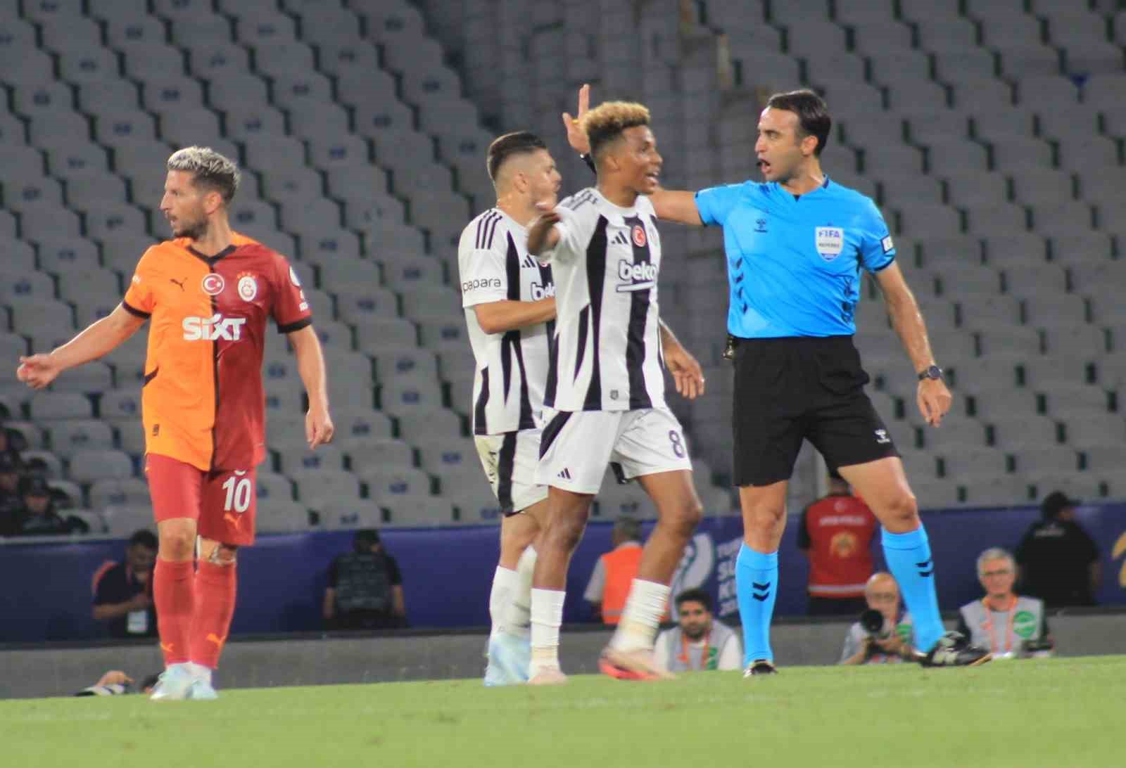 Turkcell Süper Kupa: Galatasaray: 0 - Beşiktaş: 1 (İlk yarı)
