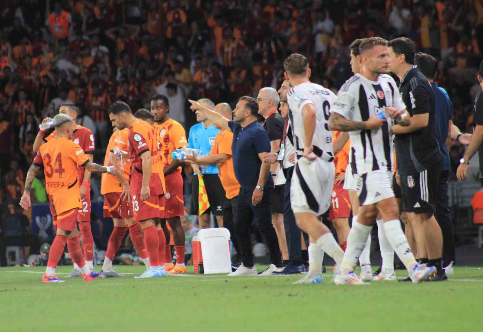 Turkcell Süper Kupa: Galatasaray: 0 - Beşiktaş: 1 (İlk yarı)
