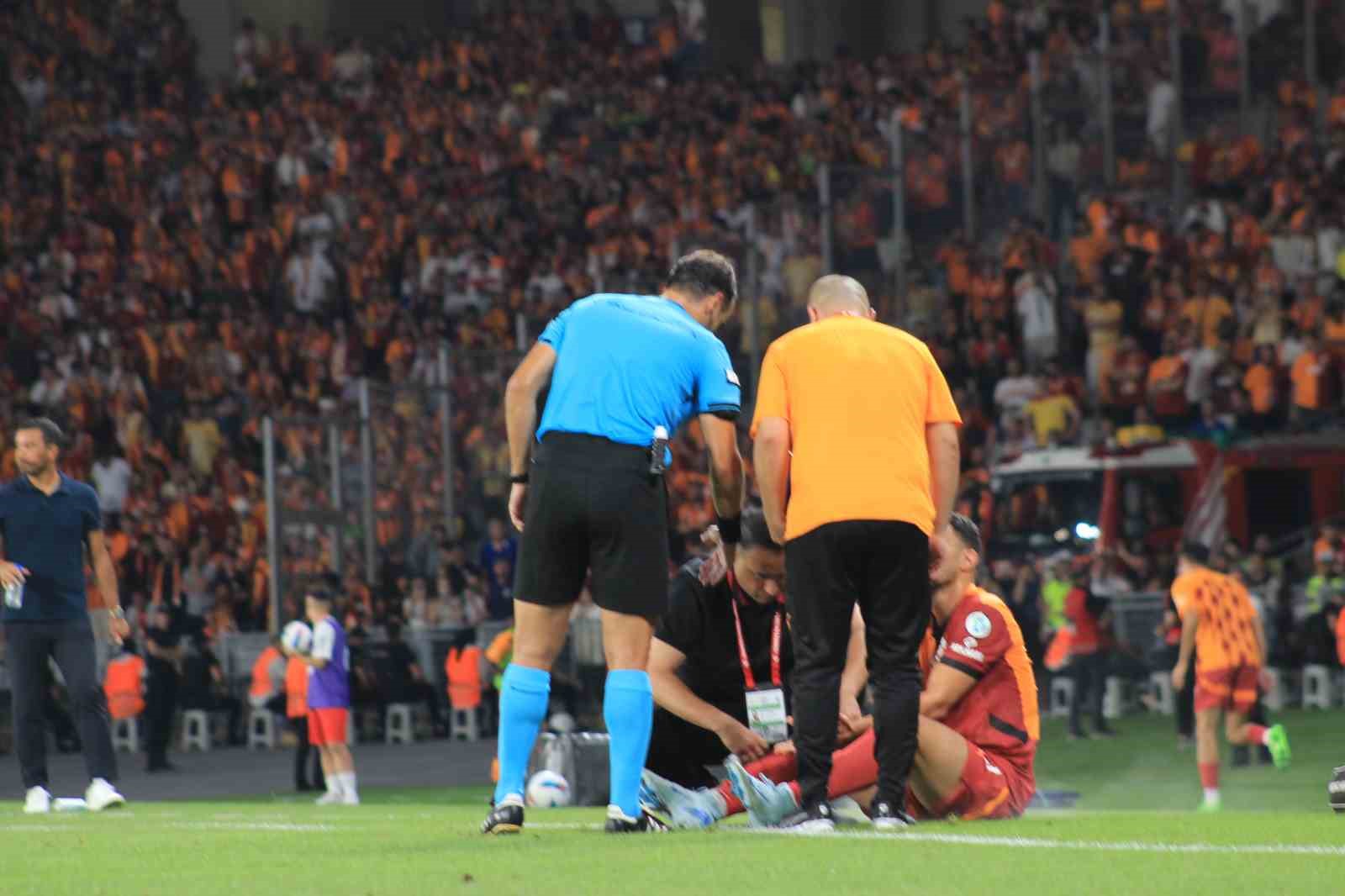 Turkcell Süper Kupa: Galatasaray: 0 - Beşiktaş: 1 (İlk yarı)
