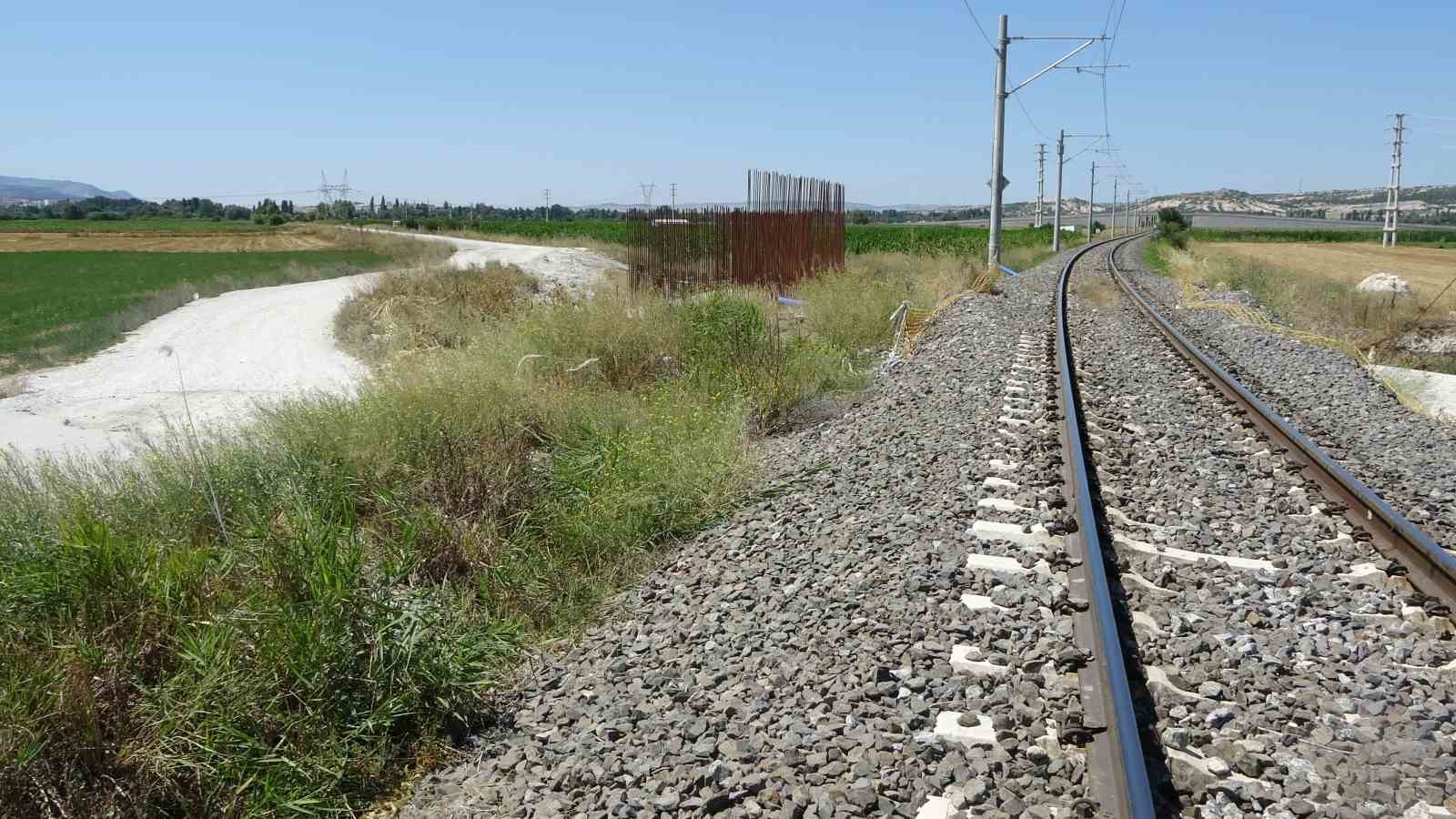 Köy sakinleri yol problemlerinin bir an önce çözüme kavuşturulmasını istiyor
