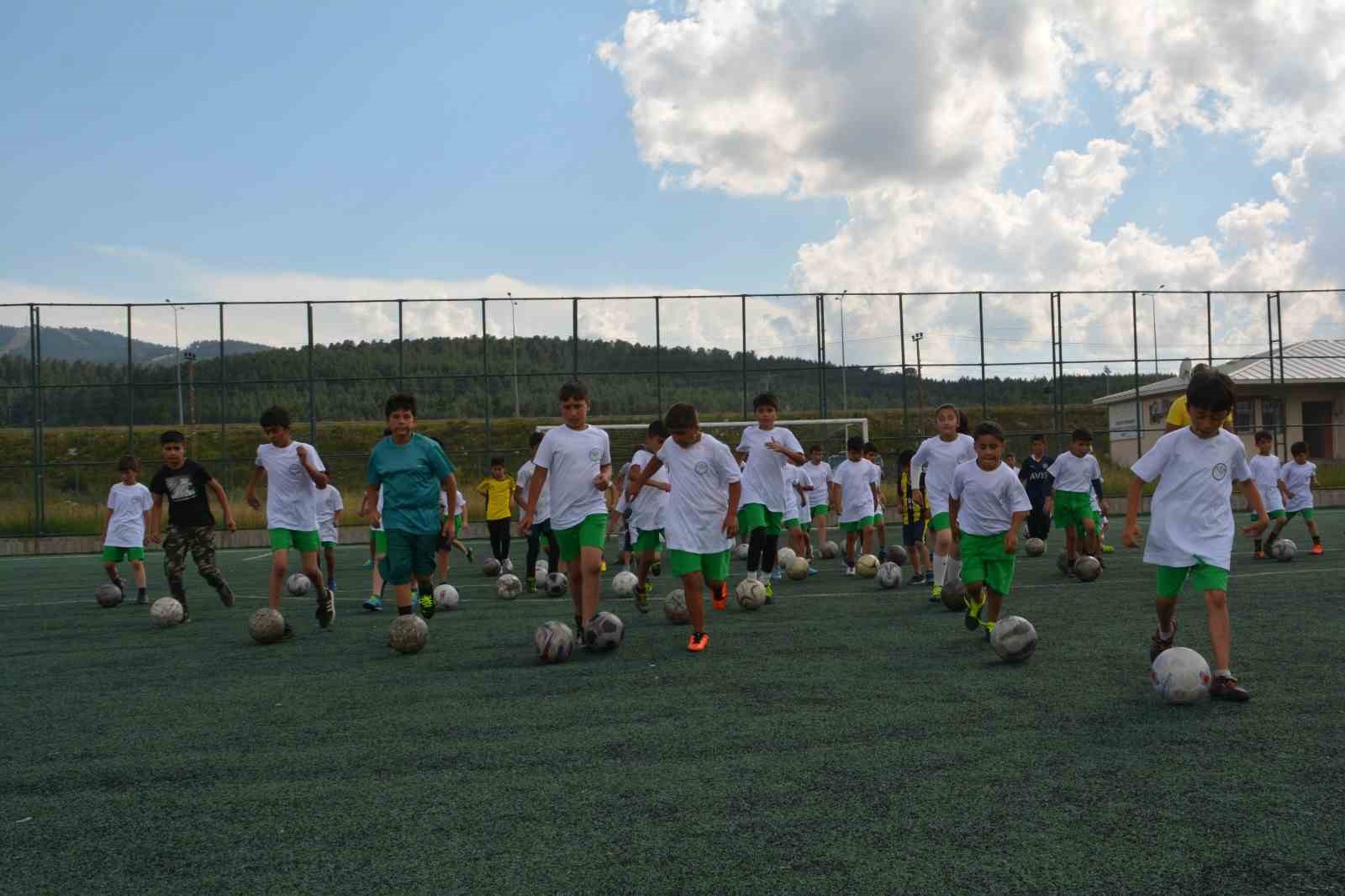 Sarıkamış’ta çocuklar önce Kuran kursu, sonra spora koşuyor
