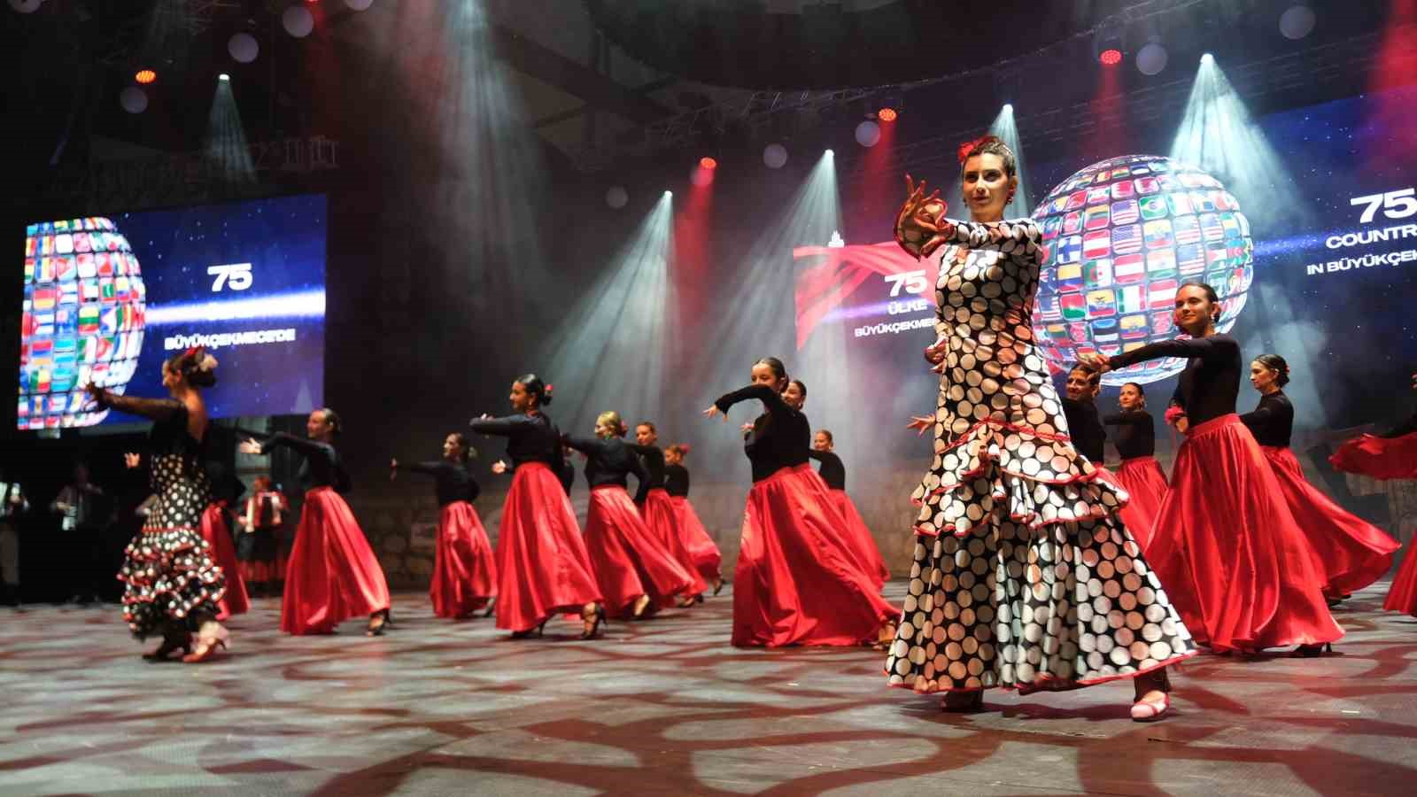 Büyükçekmece Kültür ve Sanat Festivali, görkemli sahne şovlarıyla son buldu
