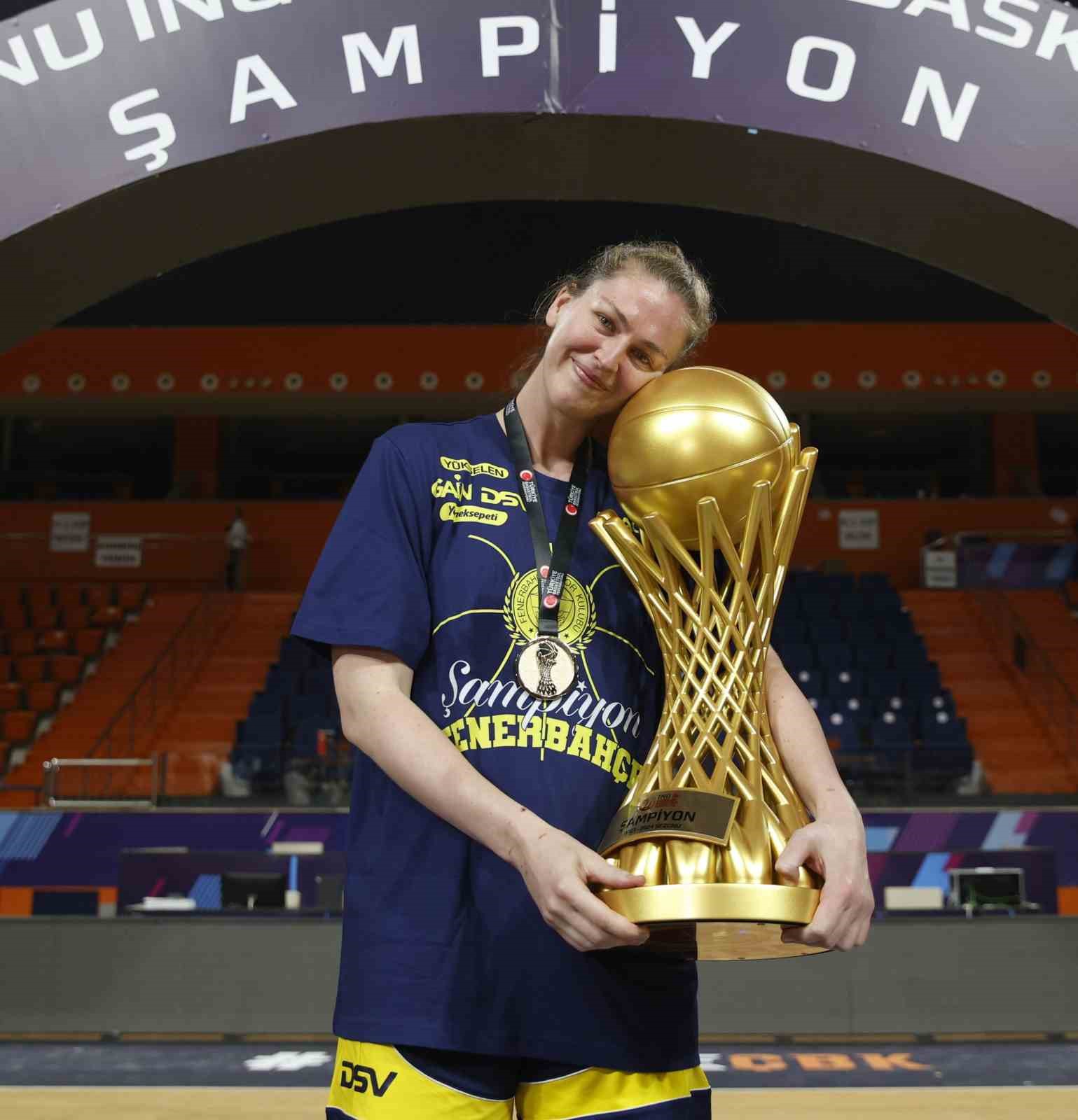 Emma Meesseman, Fenerbahçe ile sözleşme yeniledi
