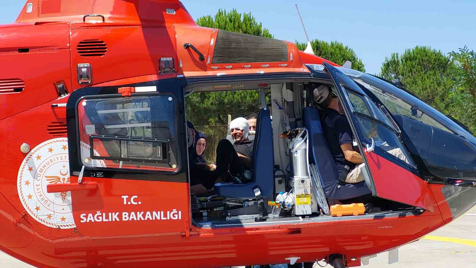 Kafasına harç makinesinin demiri çarpan şahsın yardımına ambulans helikopter yetişti
