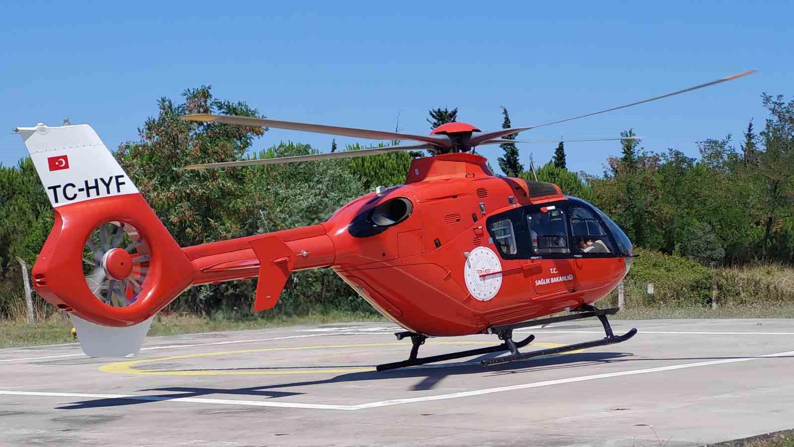 Kafasına harç makinesinin demiri çarpan şahsın yardımına ambulans helikopter yetişti
