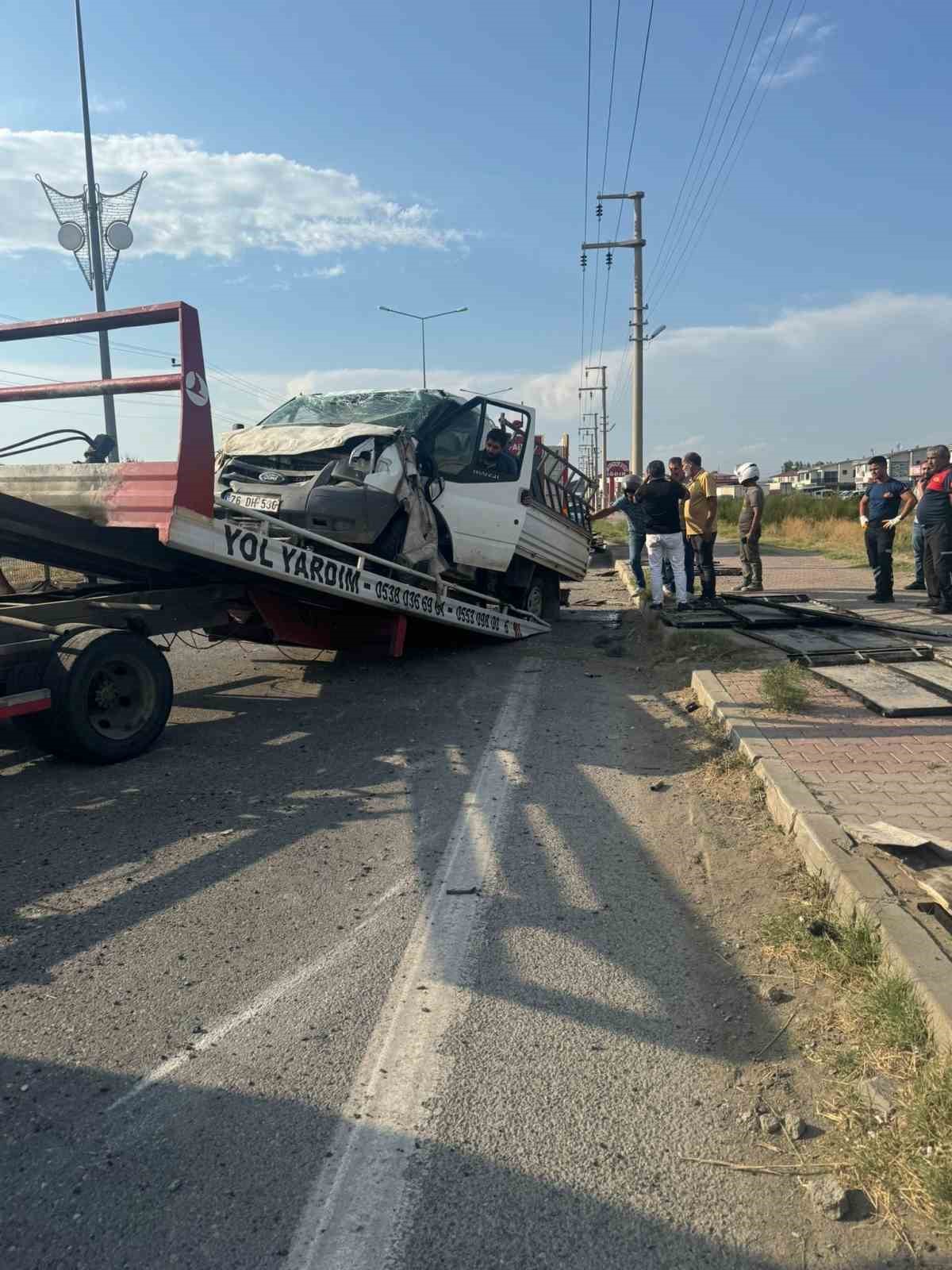 Iğdır-Doğubayazıt karayolunda trafik kazası: 3 yaralı
