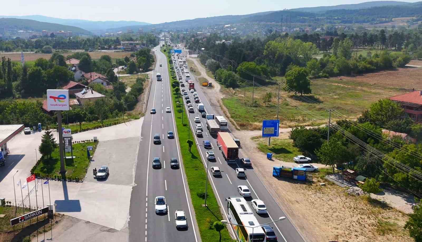 Tünelin trafiğe kapatılması şehir trafiğini felç etti: Ambulans geçmekte zorlandı
