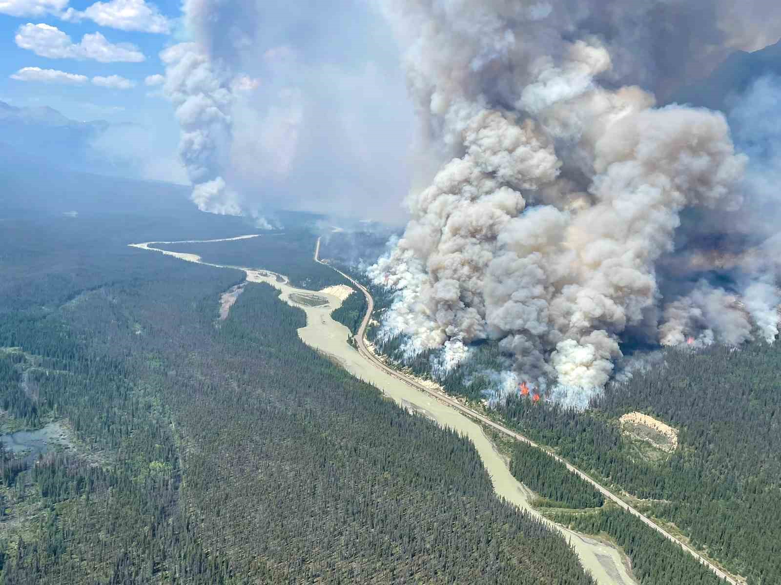 Kanada’nın Alberta eyaletindeki orman yangınında 1 kişi öldü
