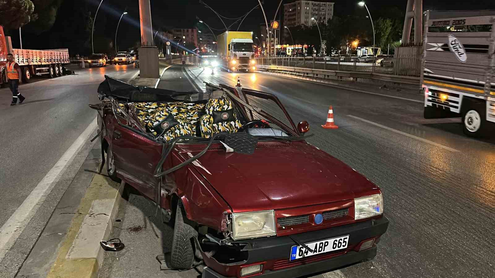 Uşak’ta feci kaza: Tırın dorsesine çarpan otomobil sürücüsü hayatını kaybetti
